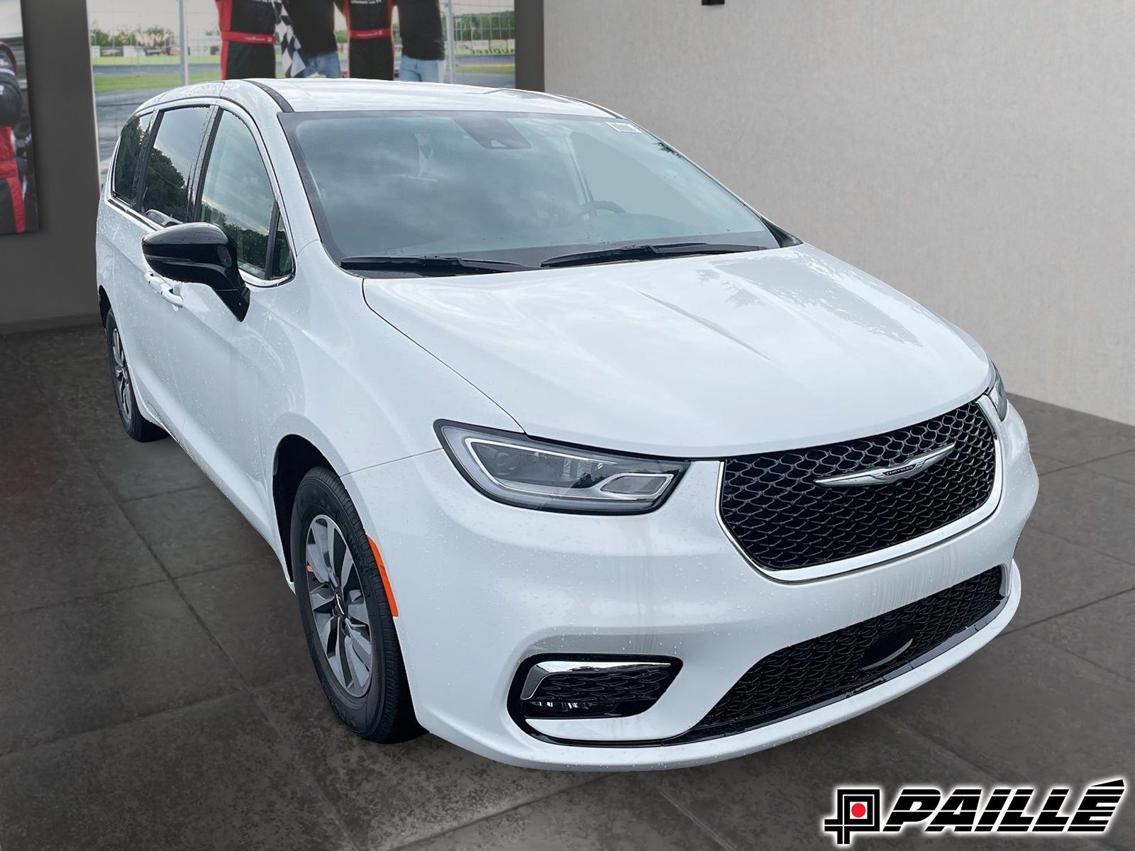 2024 Chrysler Pacifica Hybrid in Sorel-Tracy, Quebec