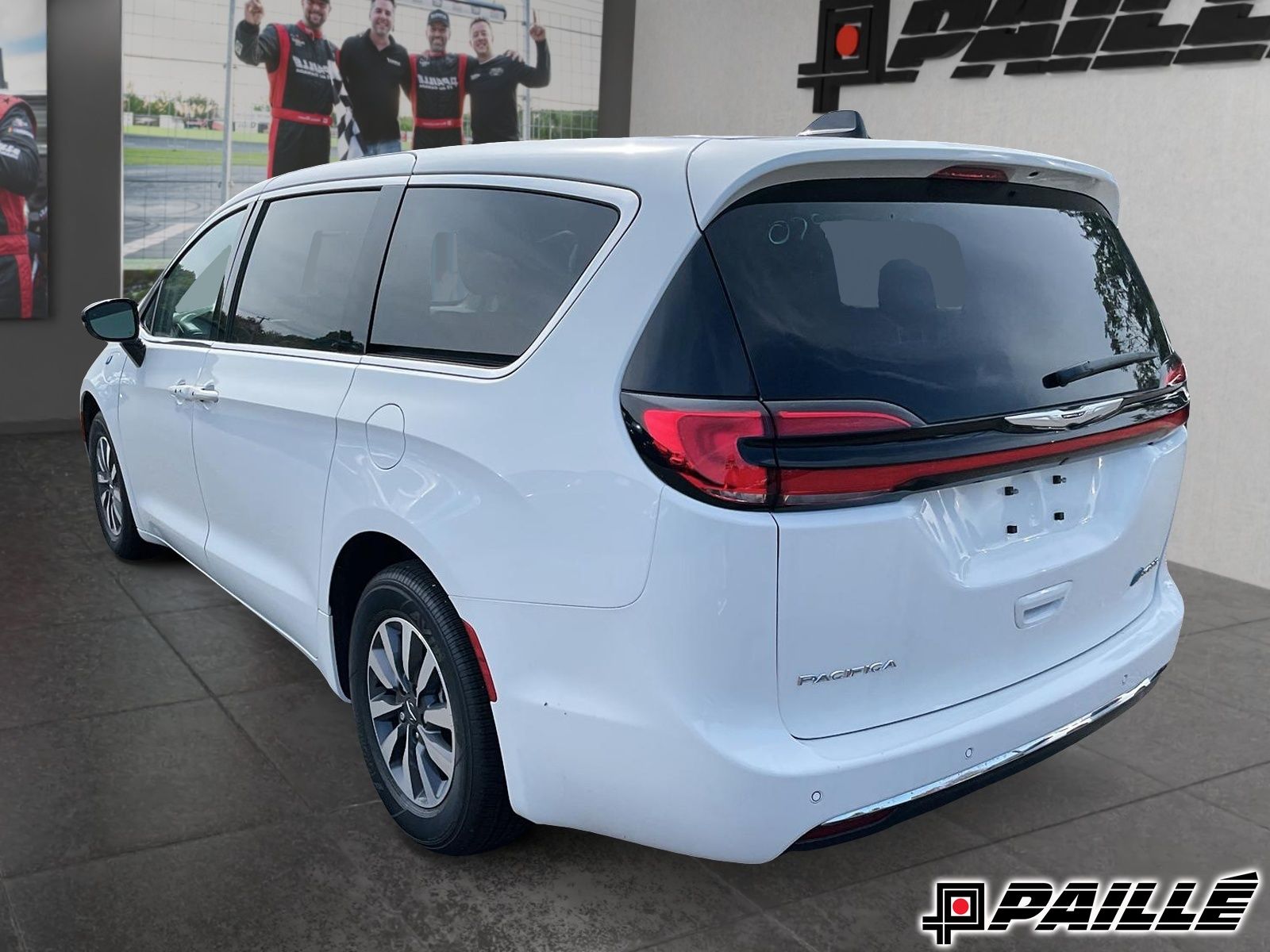 2024 Chrysler Pacifica Hybrid in Sorel-Tracy, Quebec