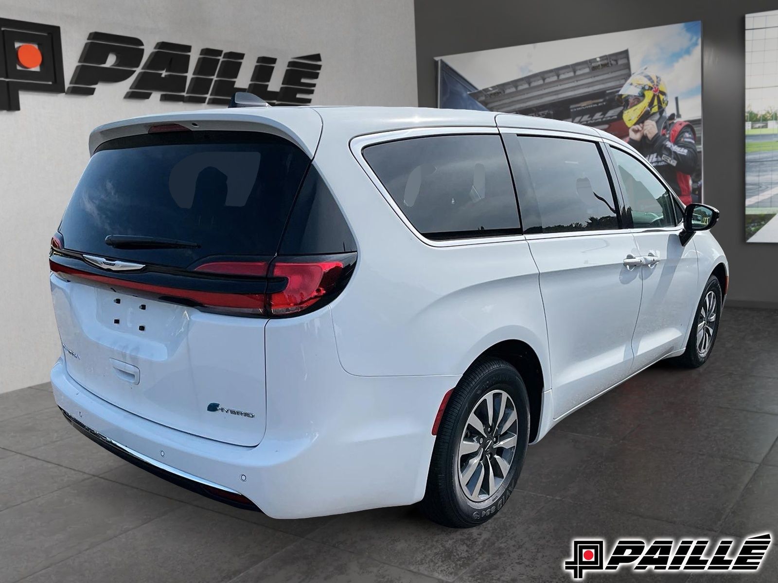 2024 Chrysler Pacifica Hybrid in Sorel-Tracy, Quebec