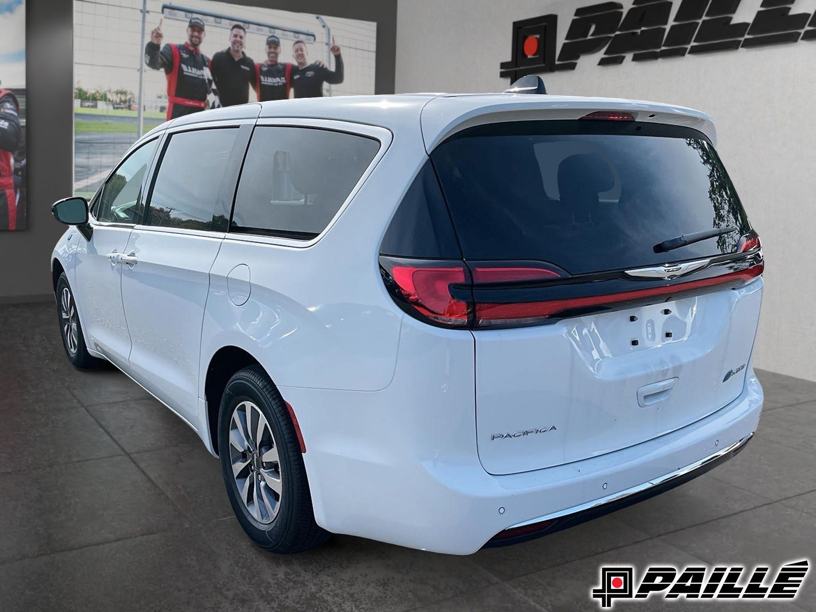 2024 Chrysler Pacifica Hybrid in Sorel-Tracy, Quebec