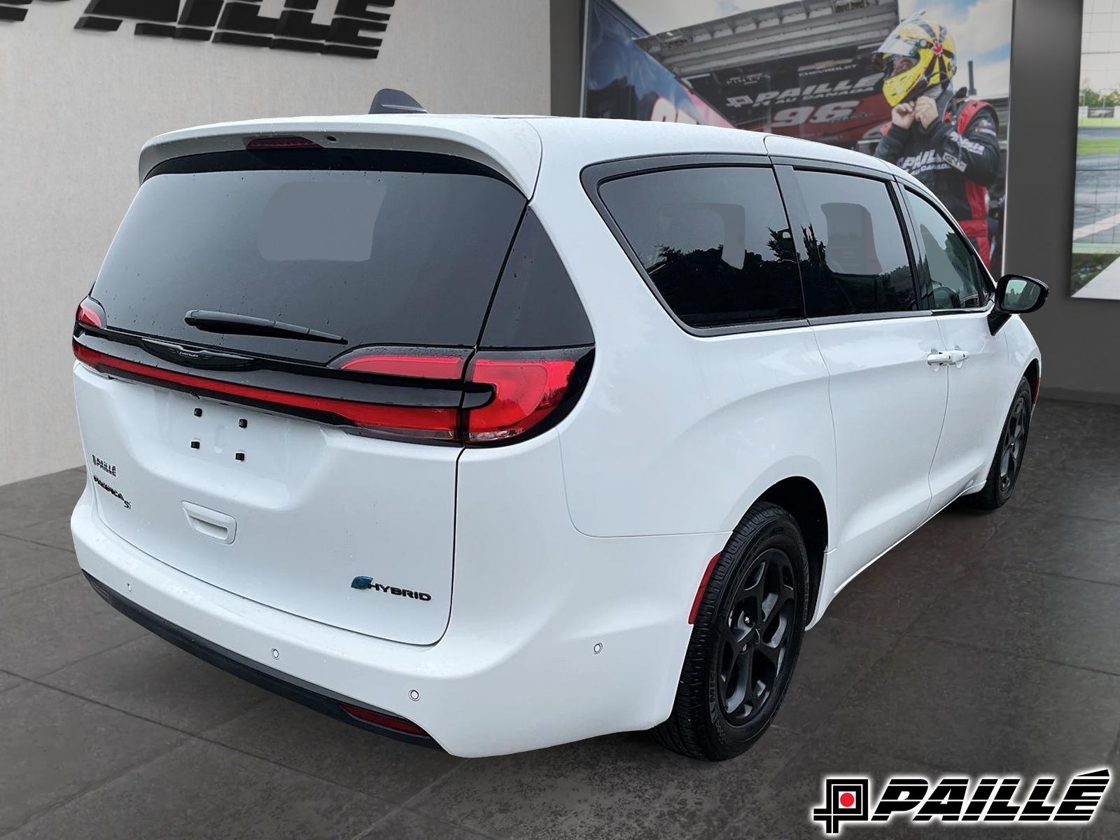 2024 Chrysler Pacifica Hybrid in Sorel-Tracy, Quebec