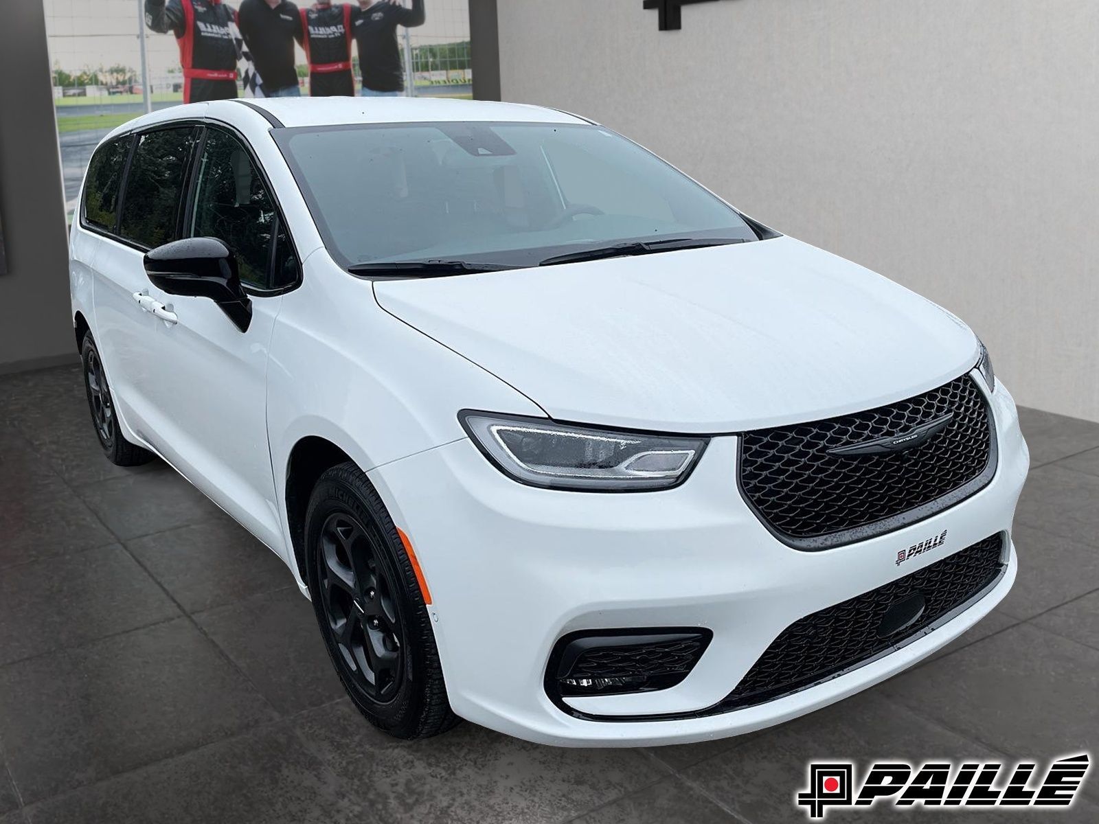 2024 Chrysler Pacifica Hybrid in Sorel-Tracy, Quebec