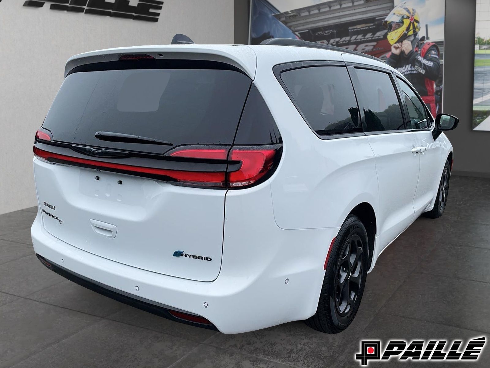 2024 Chrysler Pacifica Hybrid in Sorel-Tracy, Quebec