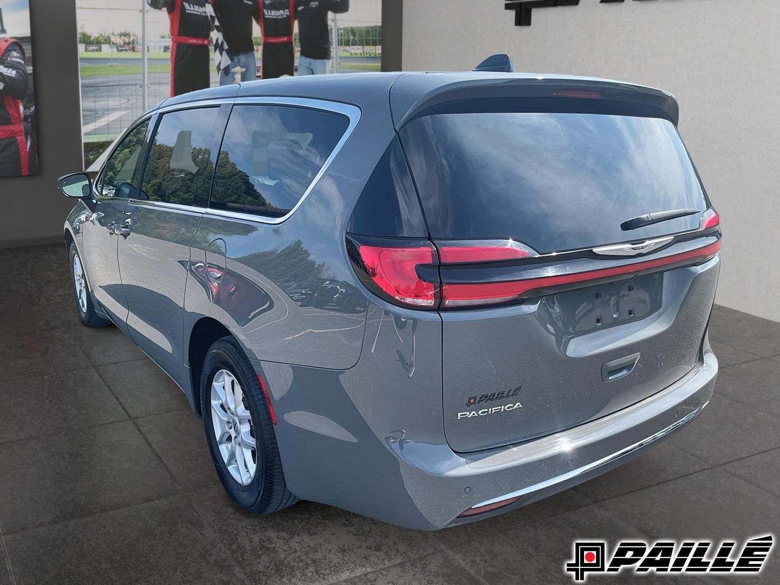 Chrysler Pacifica  2023 à Berthierville, Québec