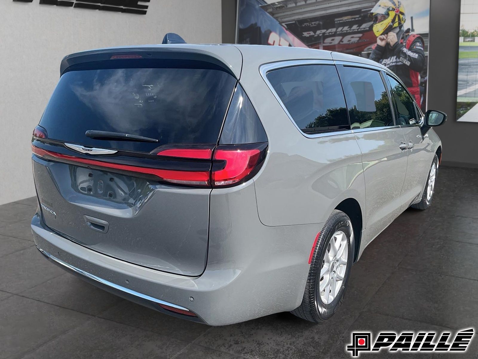 Chrysler Pacifica  2023 à Berthierville, Québec