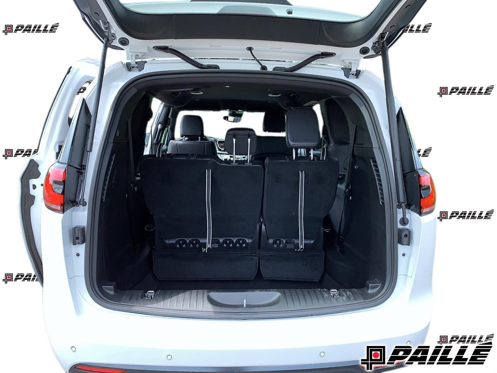 2025 Chrysler Pacifica in Nicolet, Quebec
