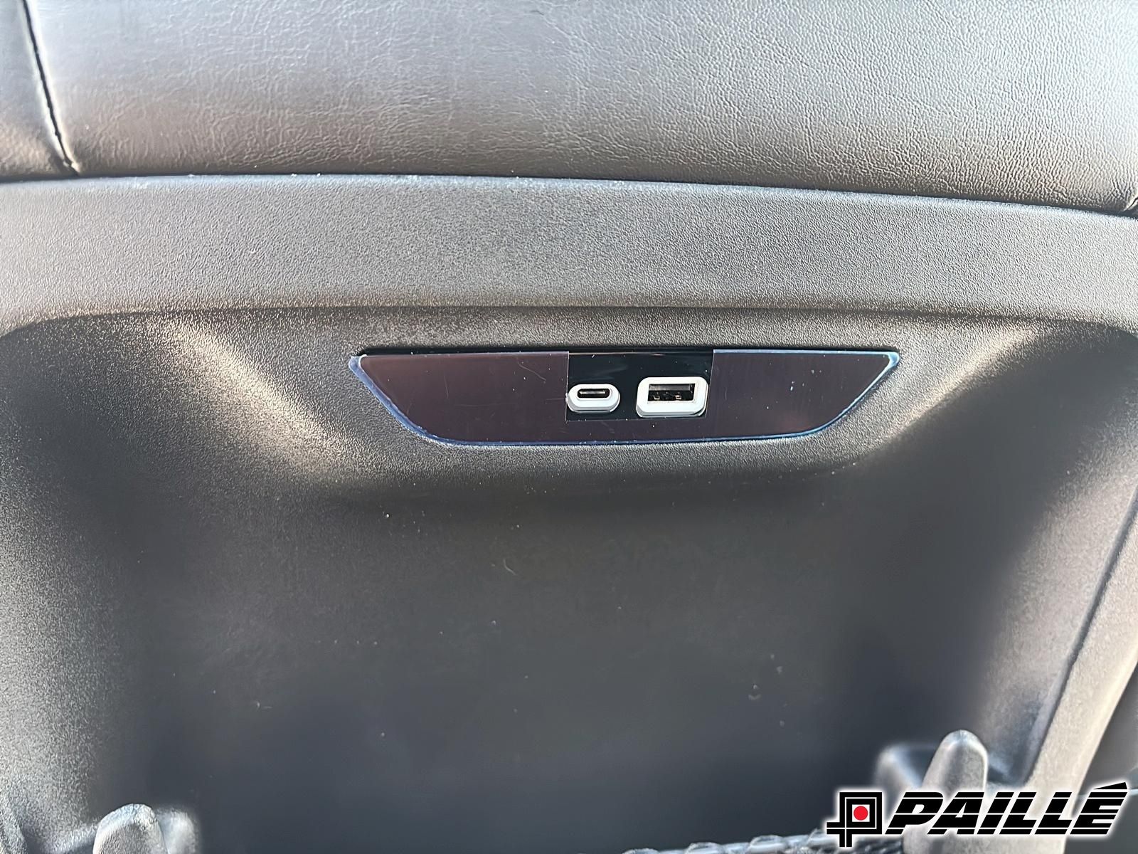2027 Chrysler Pacifica in Nicolet, Quebec