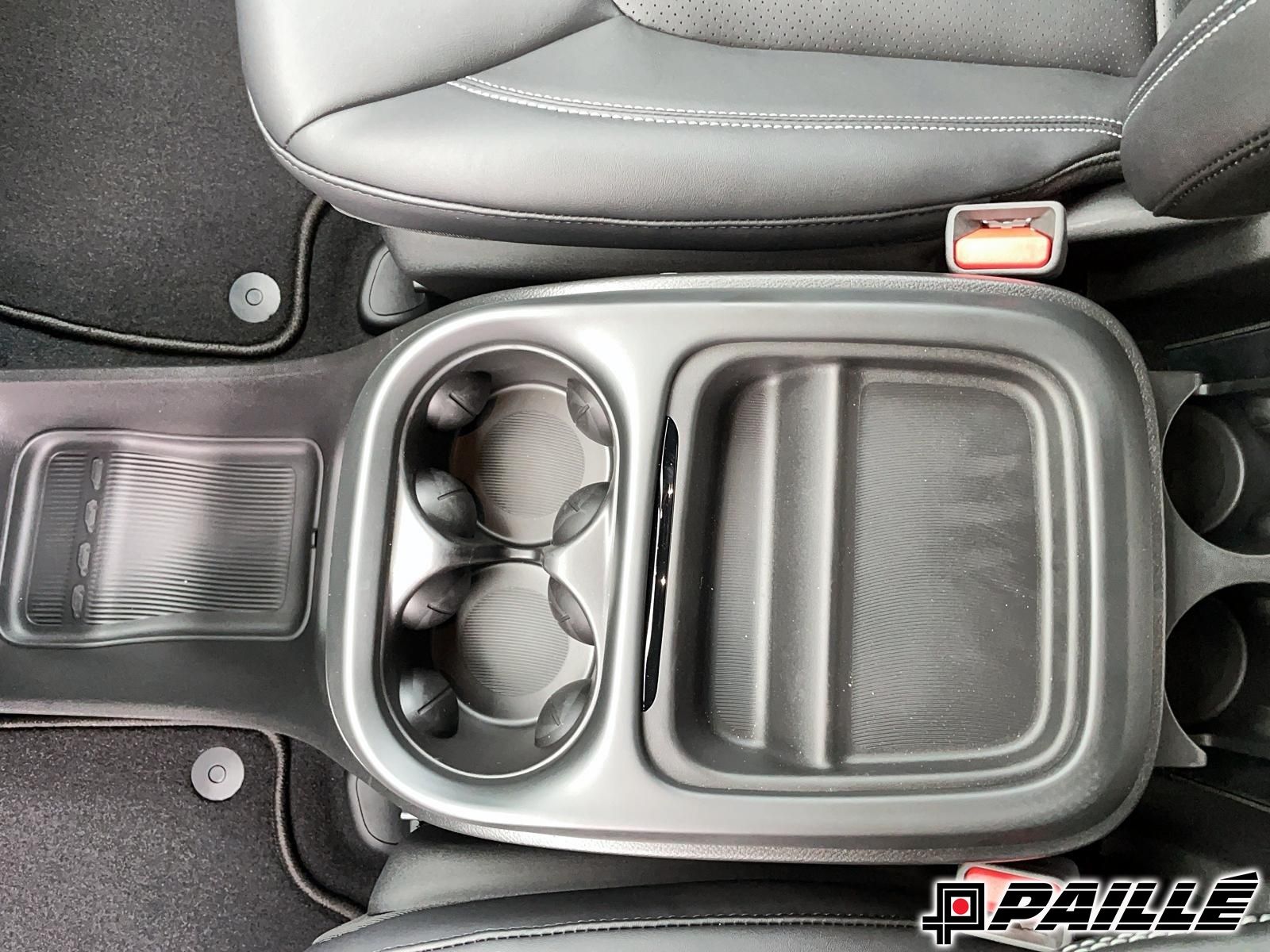 Chrysler Pacifica  2027 à Nicolet, Québec