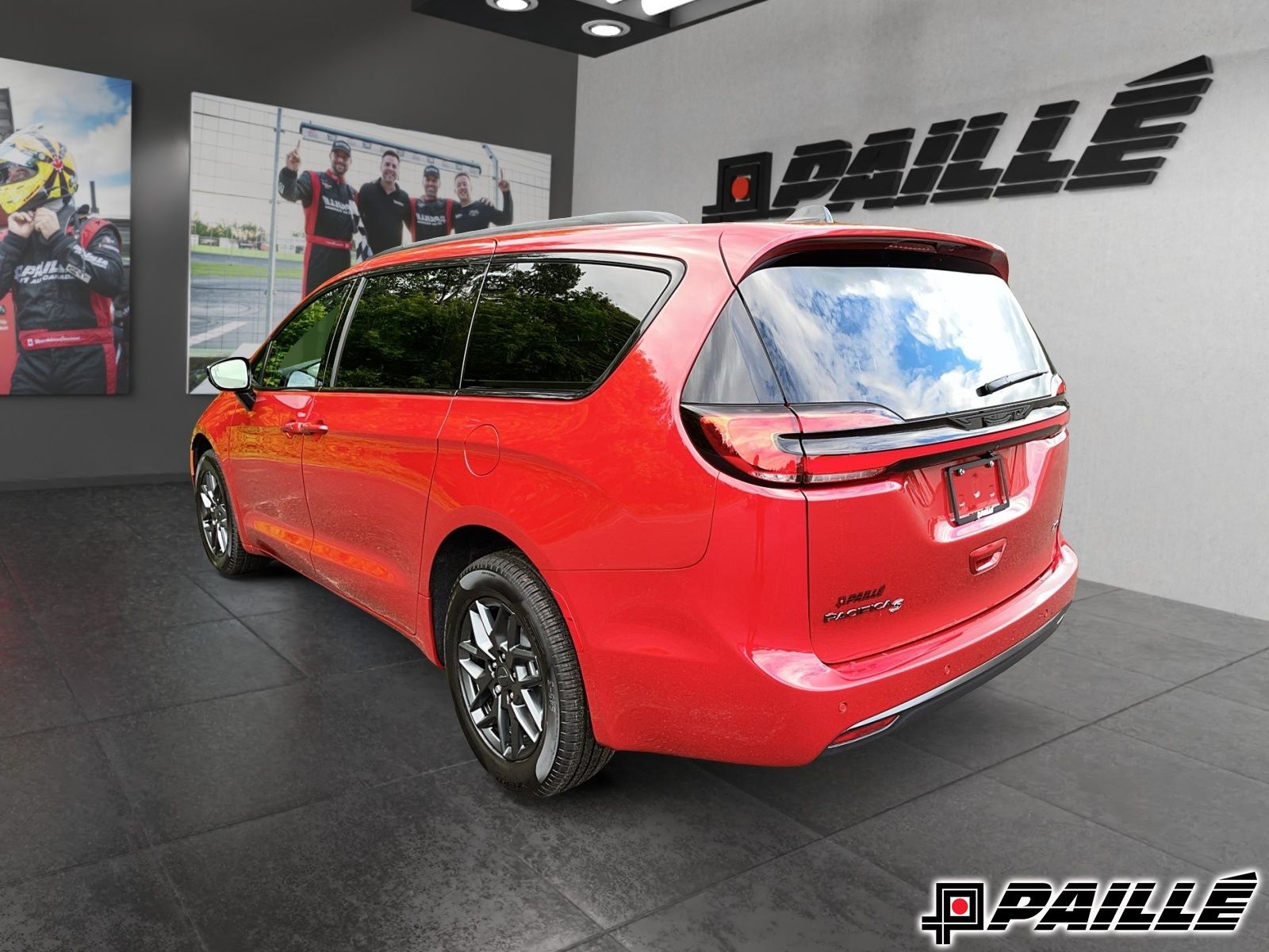 Chrysler Pacifica  2027 à Nicolet, Québec
