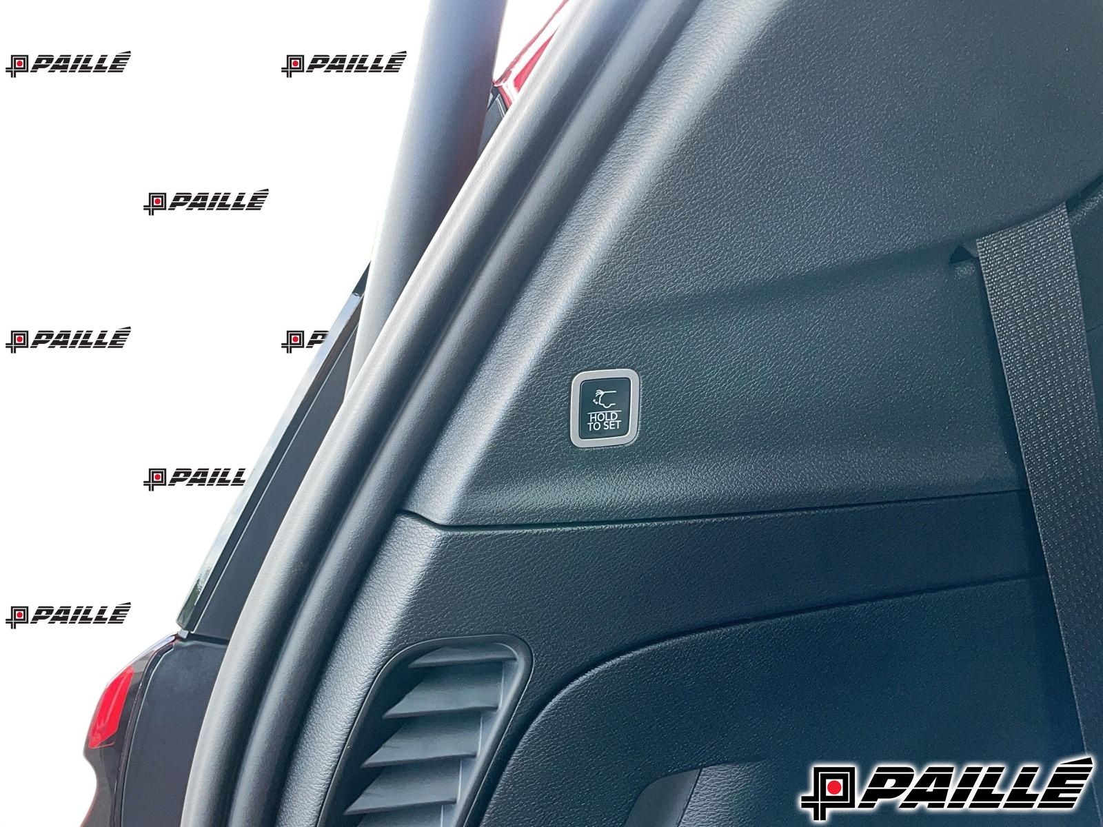 Chrysler Pacifica  2027 à Nicolet, Québec