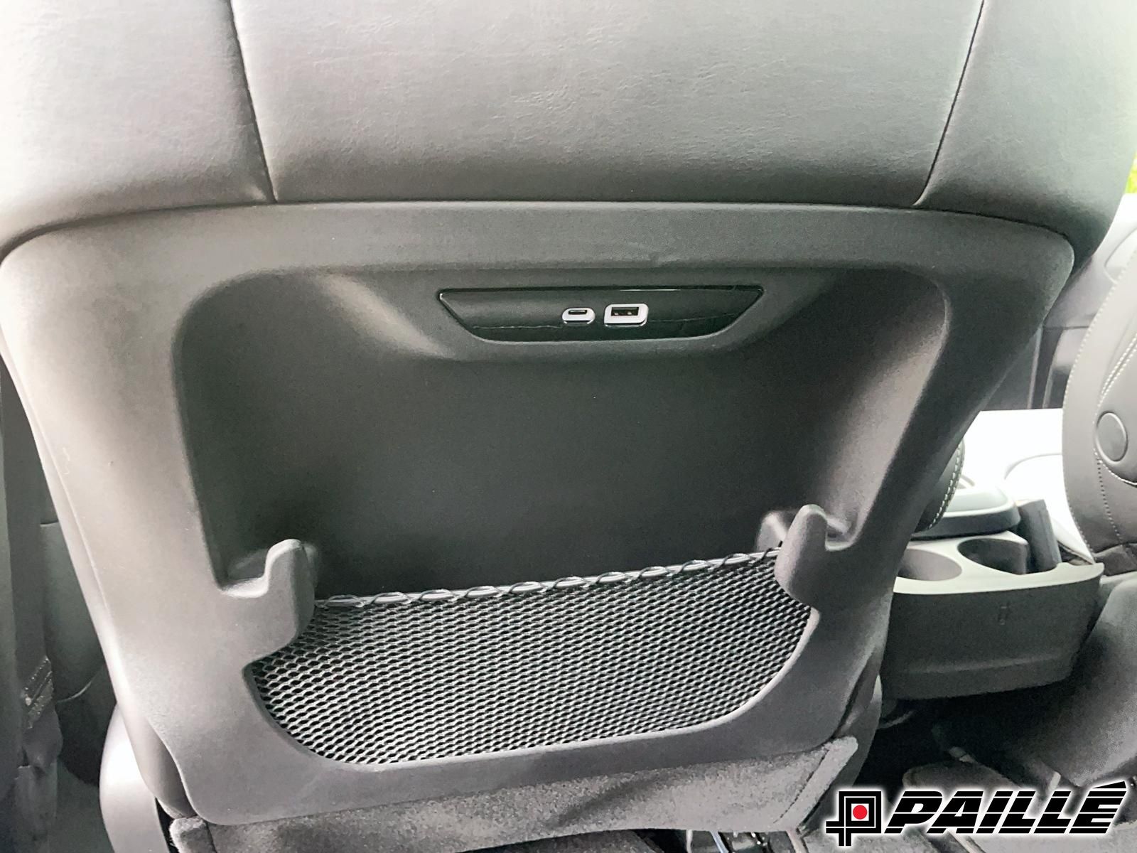 Chrysler Pacifica  2027 à Nicolet, Québec