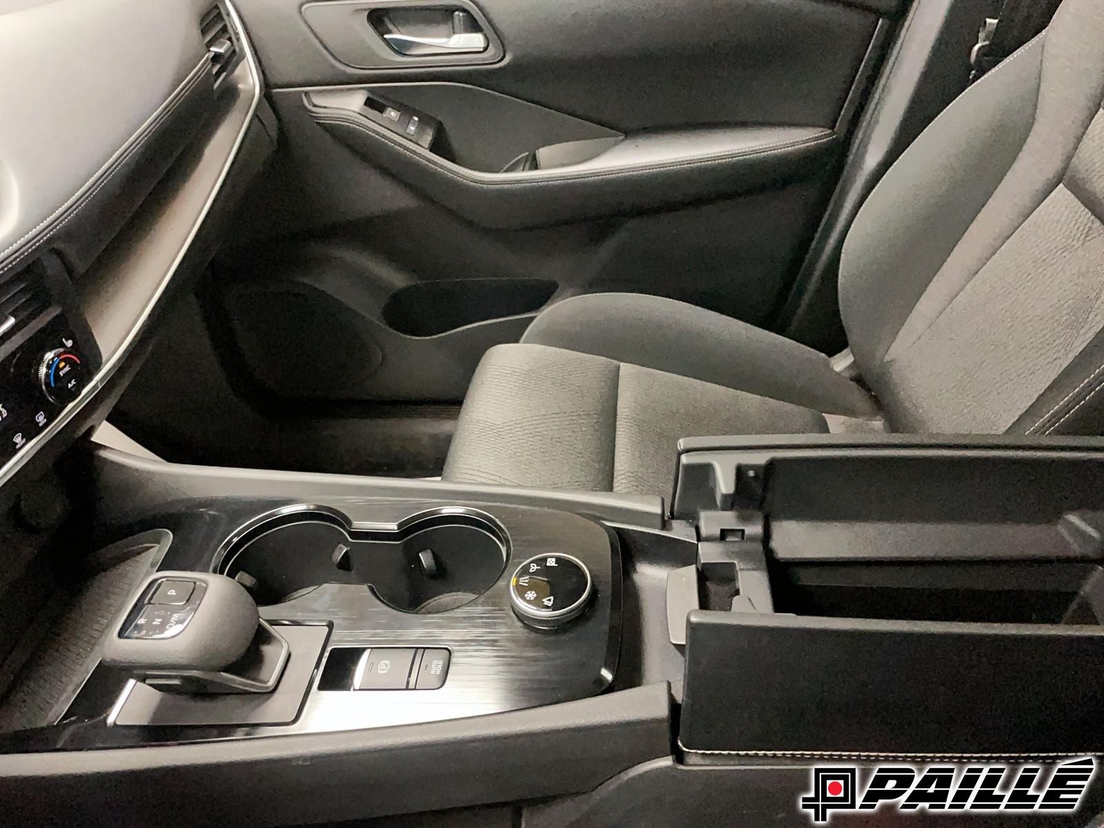 2025 Nissan Rogue in Nicolet, Quebec