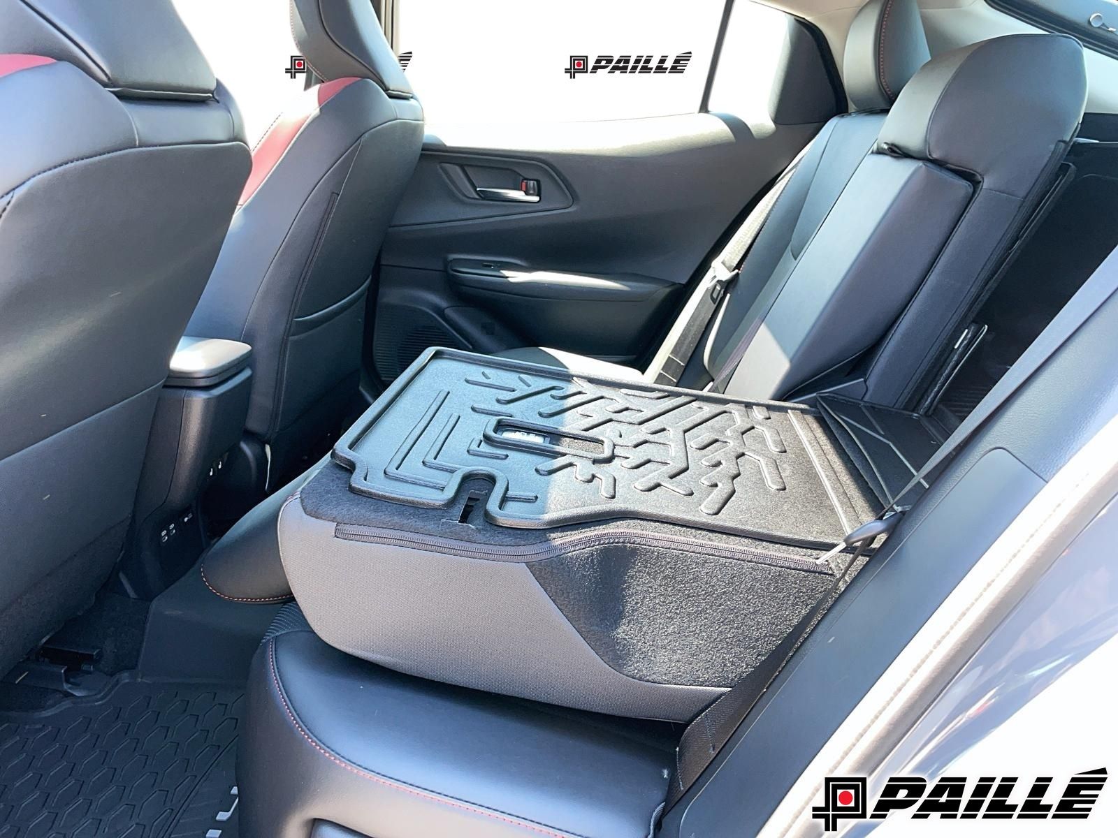 2025 Toyota Prius Plug-In Hybrid in Nicolet, Quebec