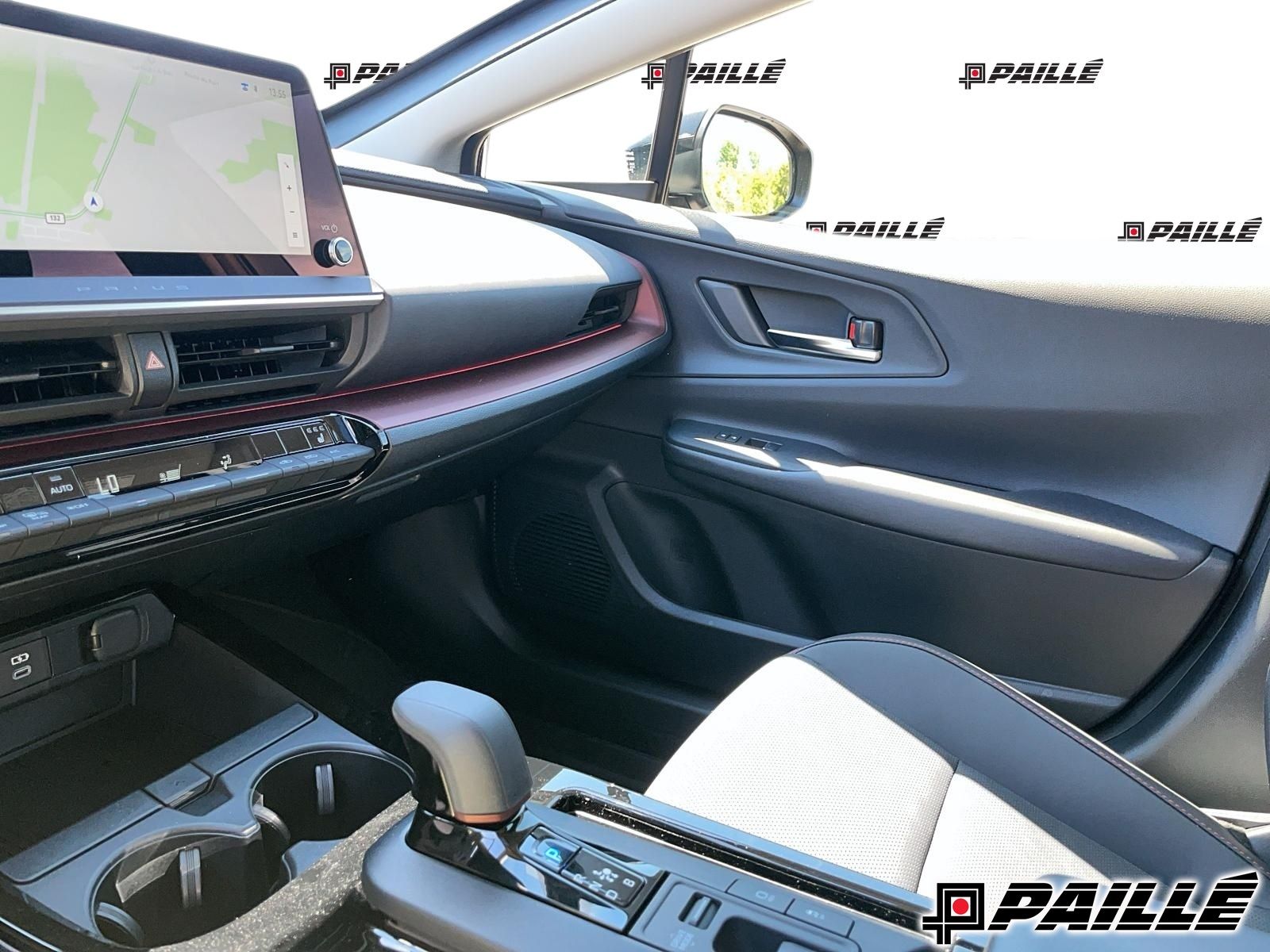 2025 Toyota Prius Plug-In Hybrid in Nicolet, Quebec