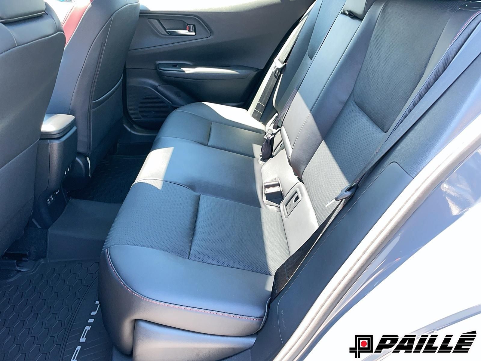 2025 Toyota Prius Plug-In Hybrid in Nicolet, Quebec
