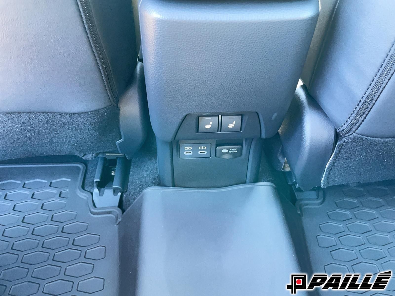 2025 Toyota Prius Plug-In Hybrid in Nicolet, Quebec