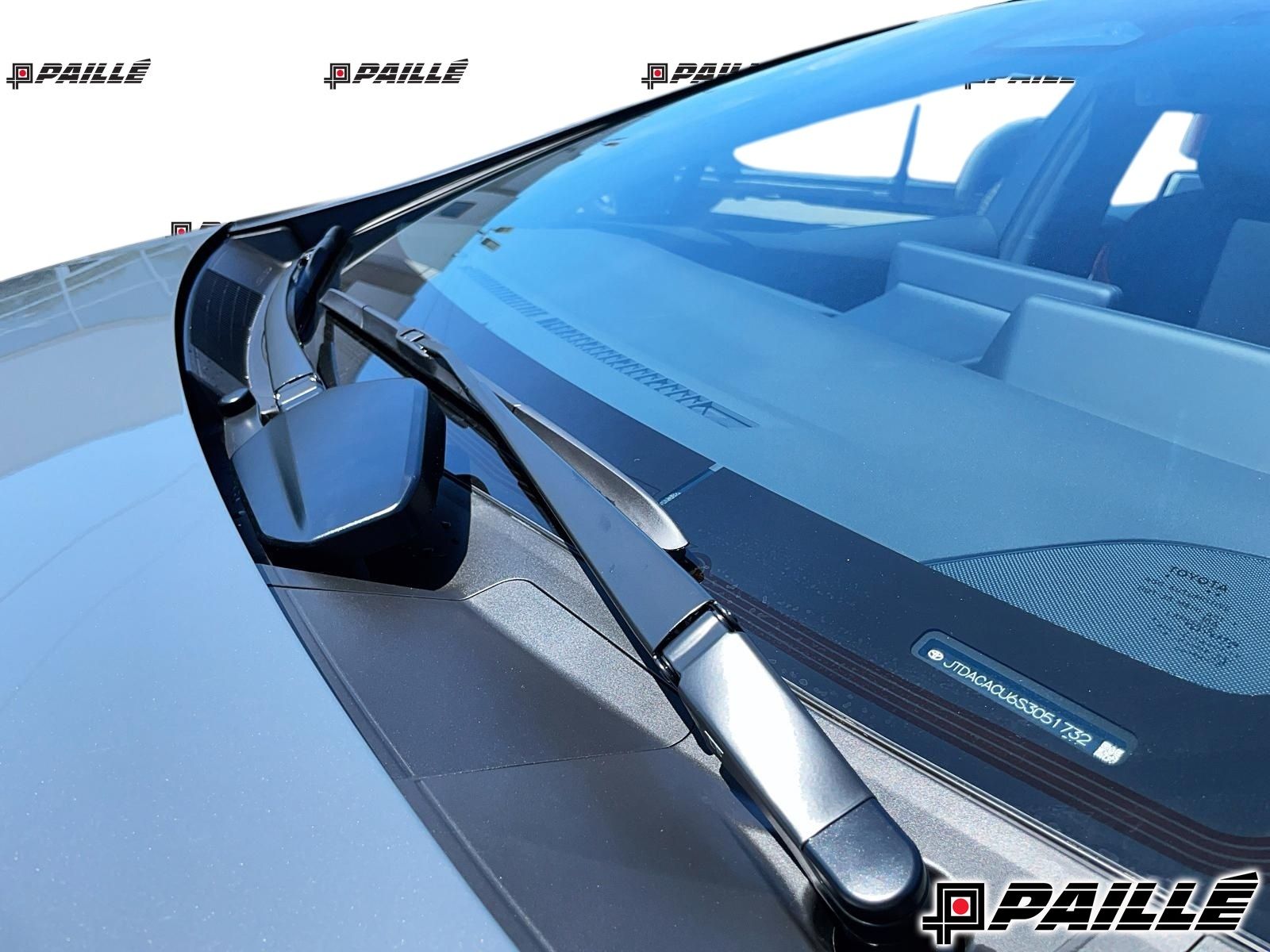 2025 Toyota Prius Plug-In Hybrid in Nicolet, Quebec