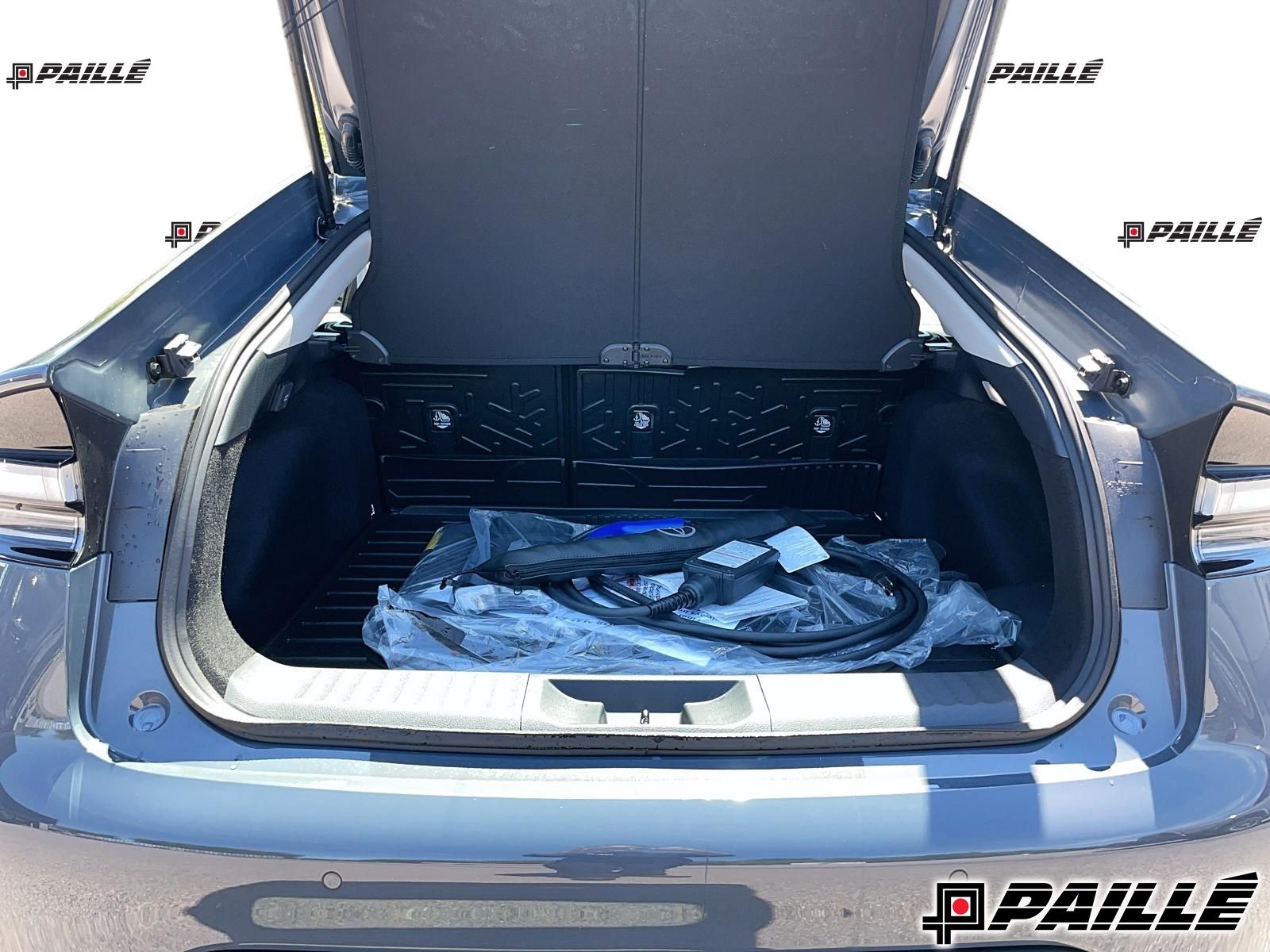 2025 Toyota Prius Plug-In Hybrid in Nicolet, Quebec