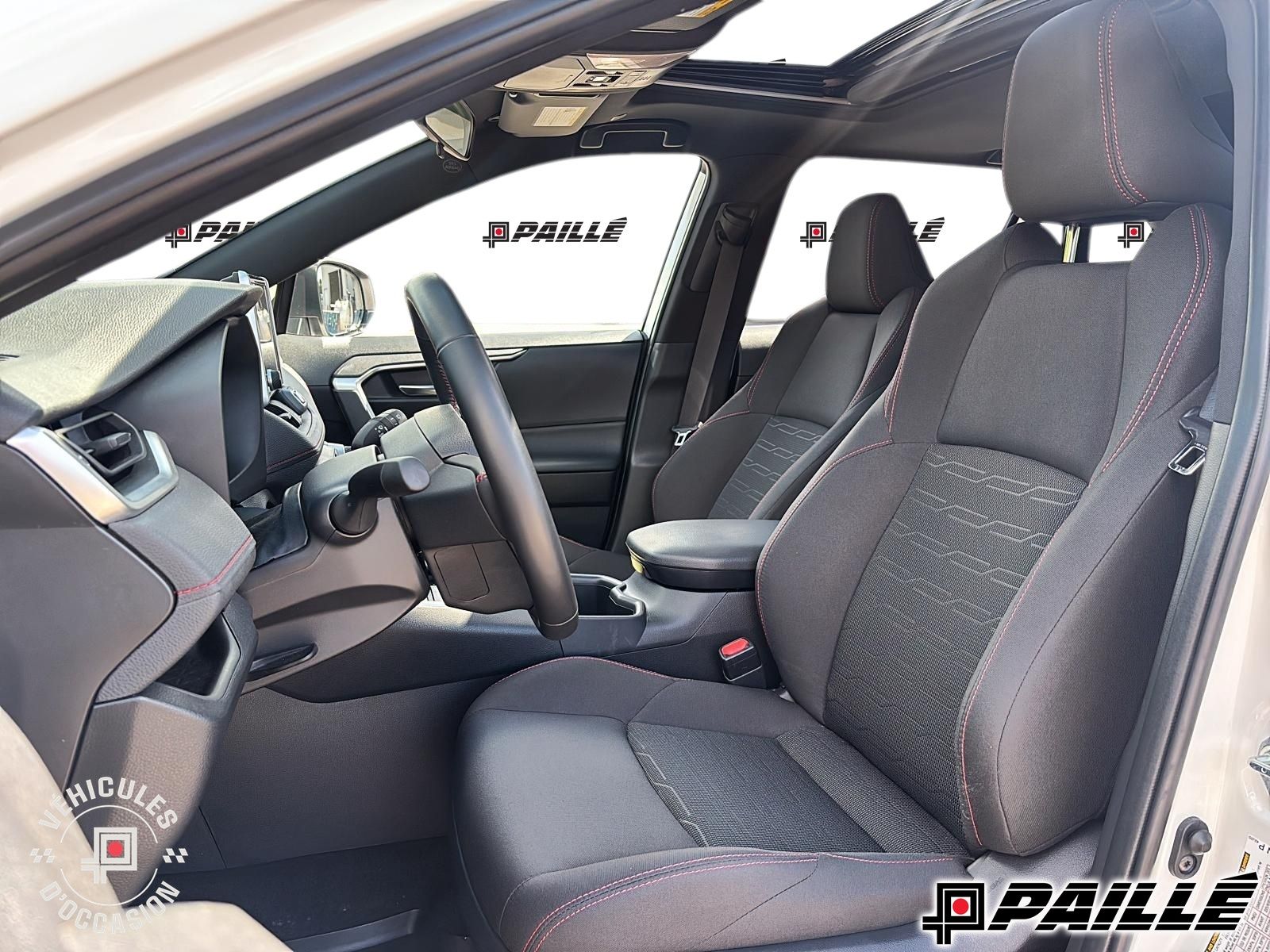 2025 Toyota RAV4 Plug-In Hybrid in Nicolet, Quebec