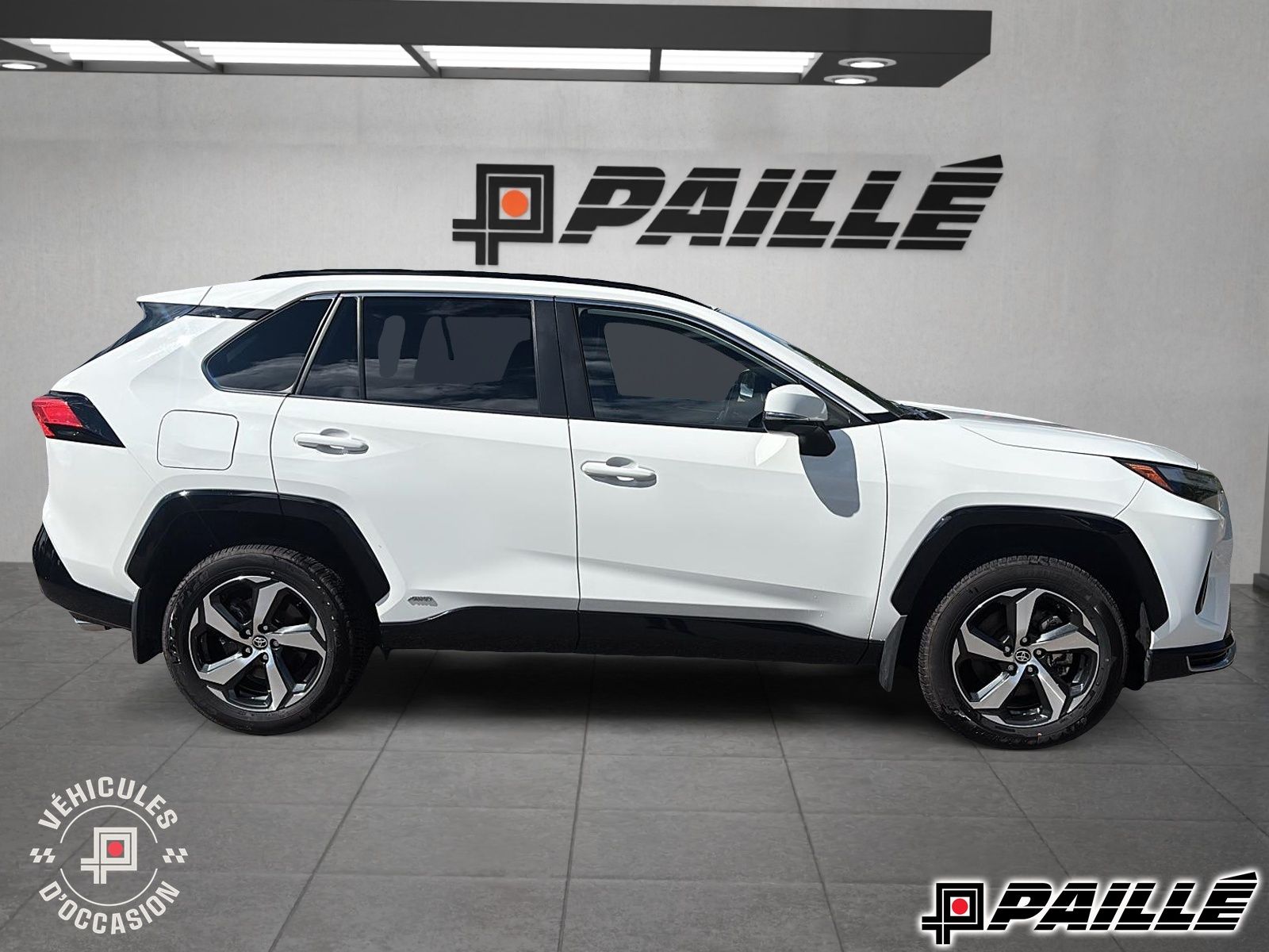 2025 Toyota RAV4 Plug-In Hybrid in Nicolet, Quebec