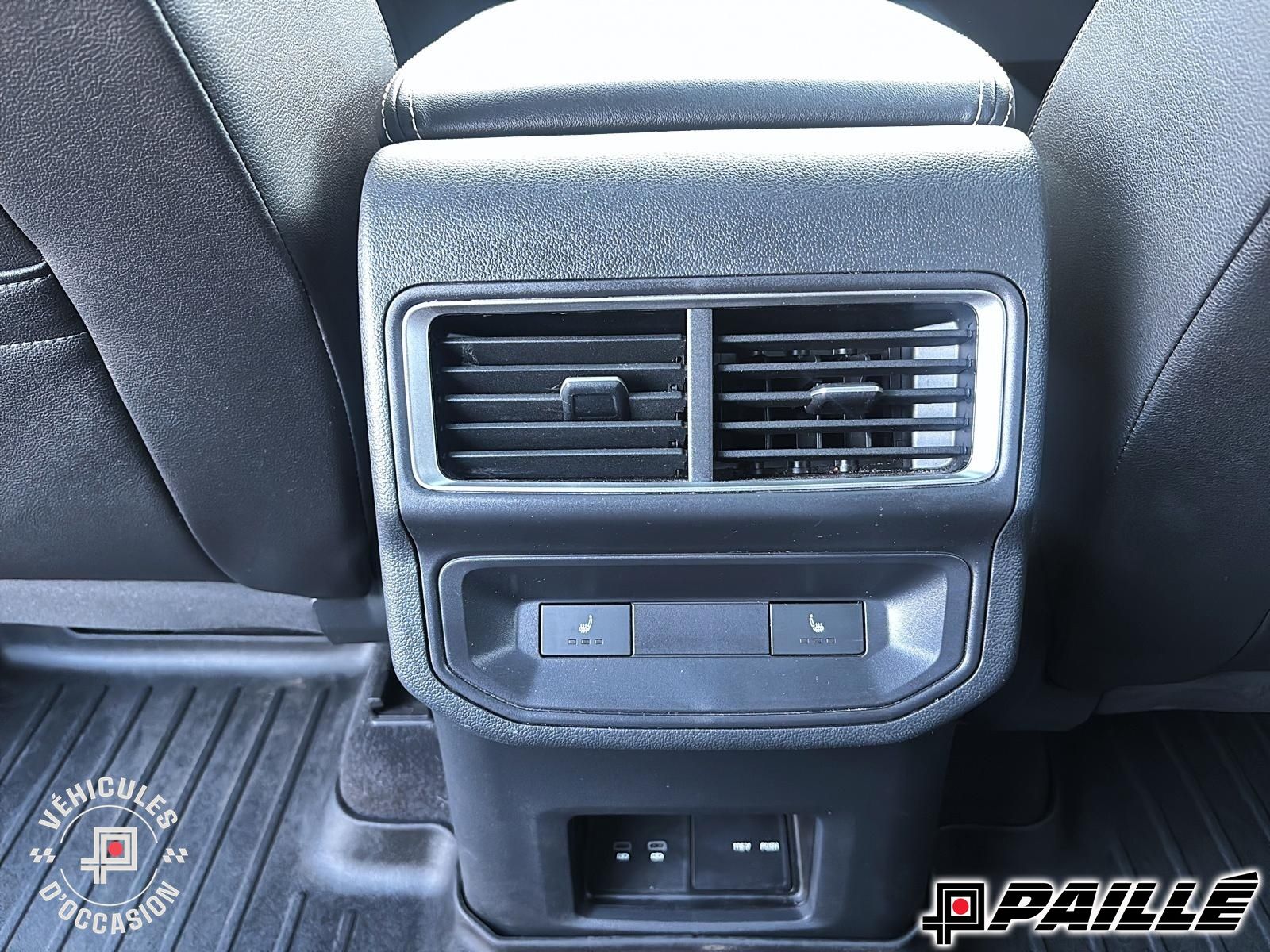 Volkswagen Atlas Cross Sport  2024 à Nicolet, Québec