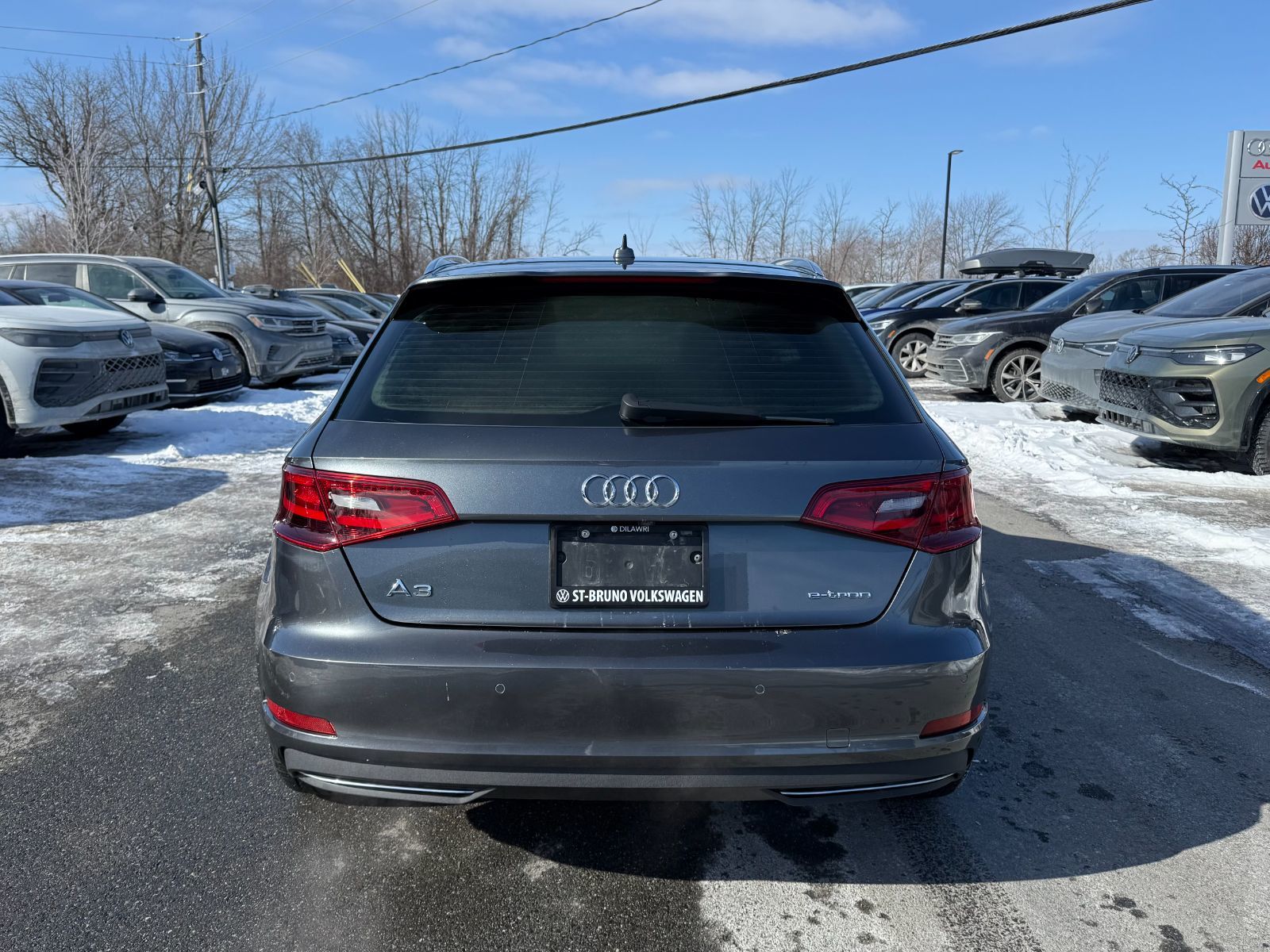 Audi A3 e-tron  2016 à Saint-Bruno-de-Montarville, Québec