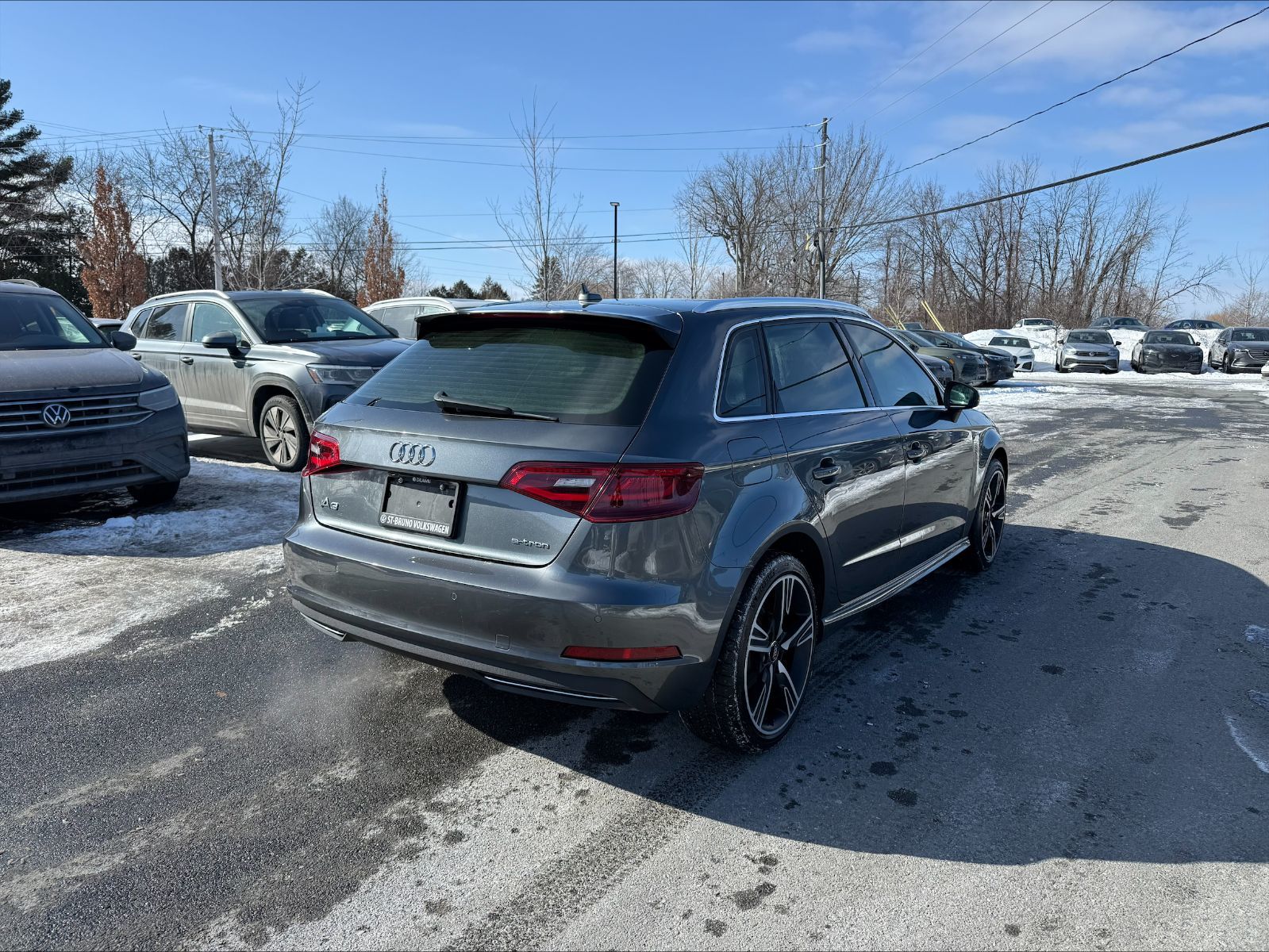 Audi A3 e-tron  2016 à Saint-Bruno-de-Montarville, Québec