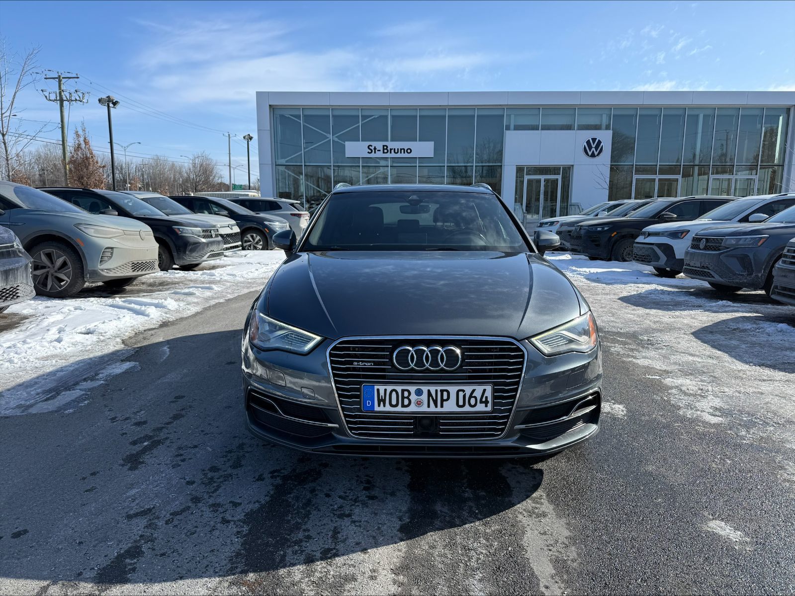 Audi A3 e-tron  2016 à Saint-Bruno-de-Montarville, Québec