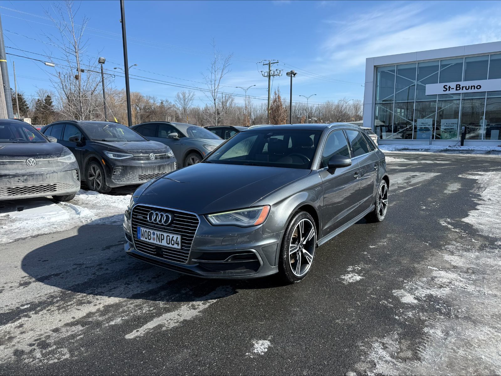 Audi A3 e-tron  2016 à Saint-Bruno-de-Montarville, Québec