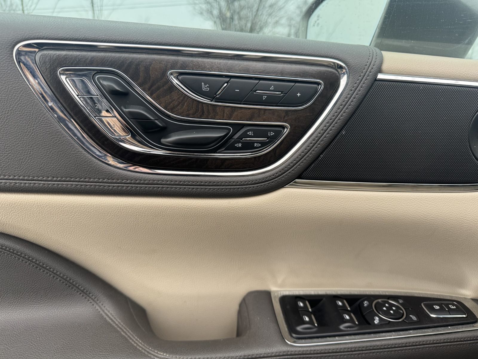 2018 Lincoln Continental in Saint-Bruno-de-Montarville, Quebec