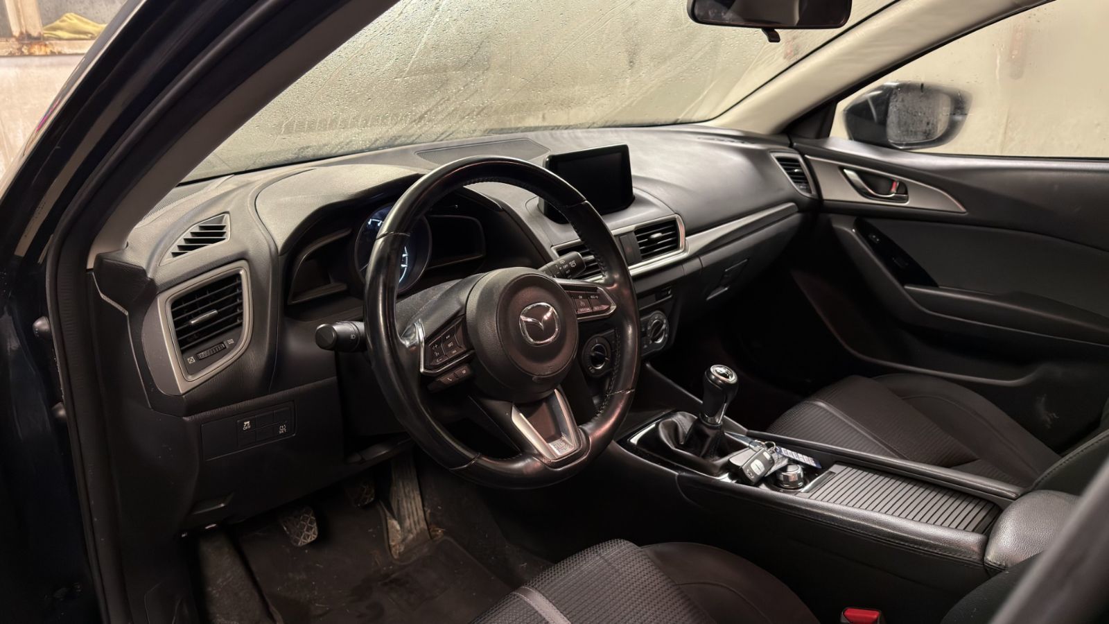 2018 Mazda 3 in Saint-Bruno-de-Montarville, Quebec