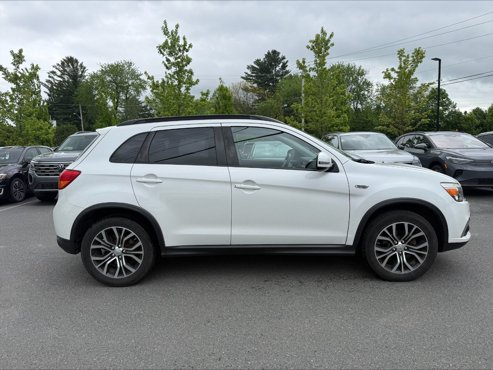 2016 Mitsubishi RVR in Saint-Bruno-de-Montarville, Quebec