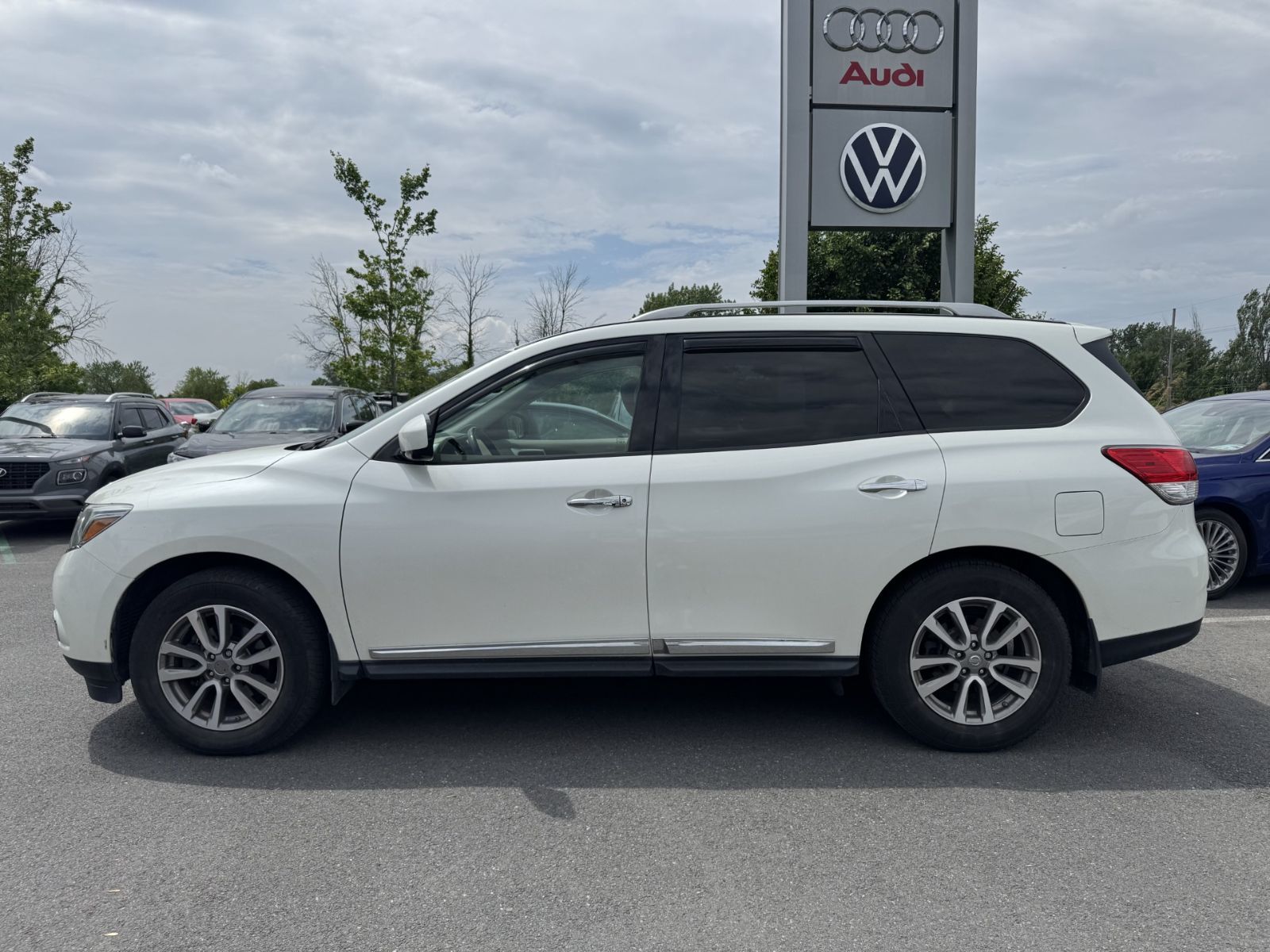 2016 Nissan Pathfinder in Saint-Bruno-de-Montarville, Quebec