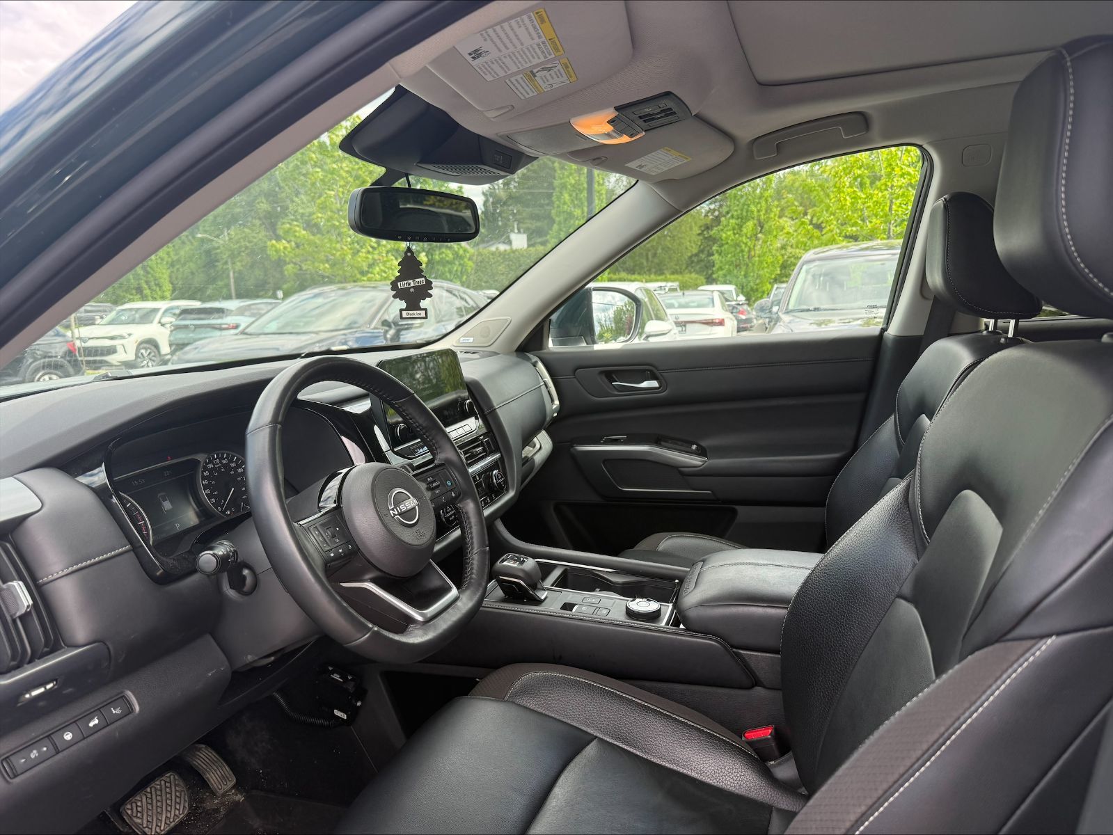 2022 Nissan Pathfinder in Saint-Bruno-de-Montarville, Quebec