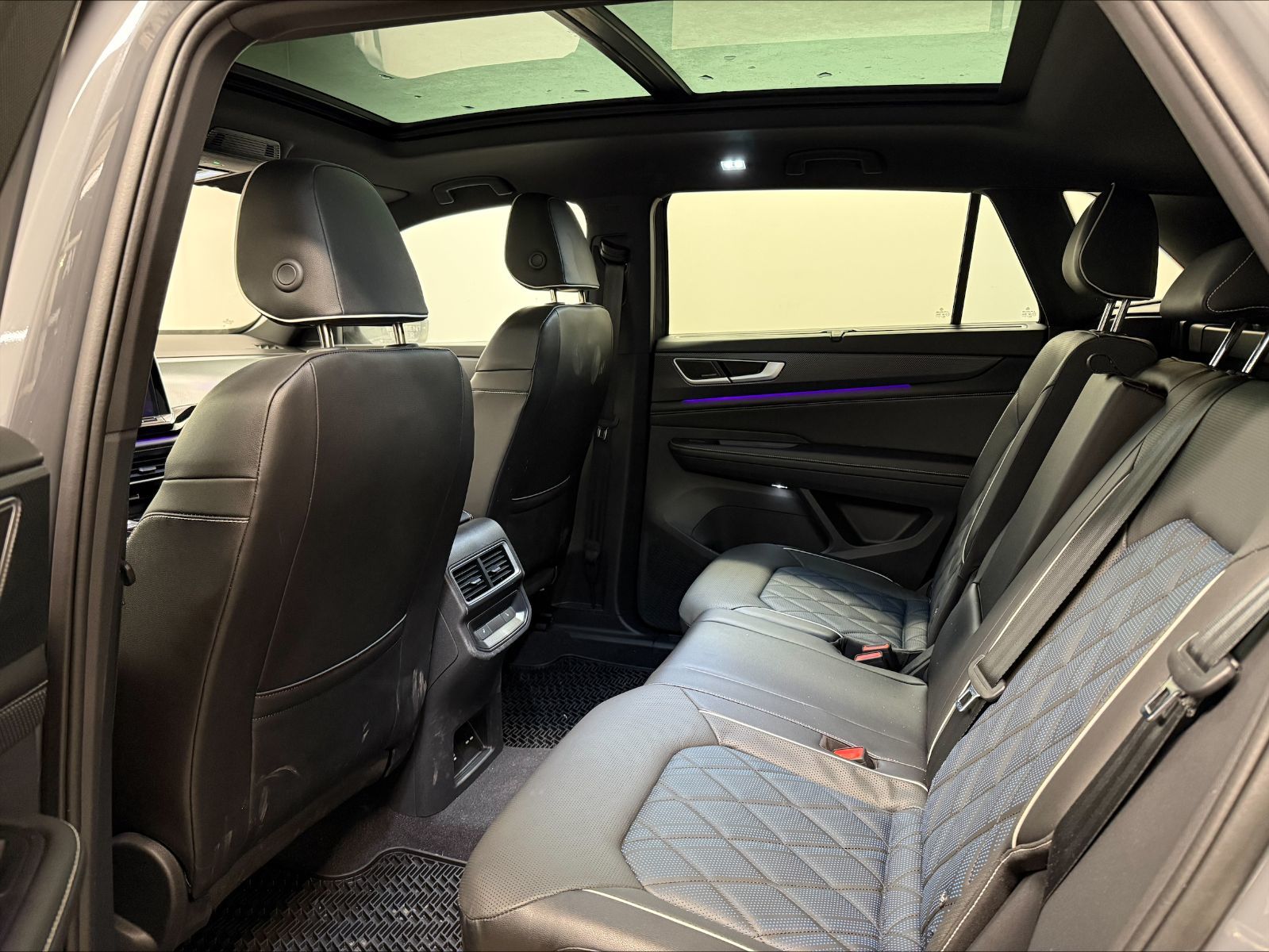 Volkswagen Atlas Cross Sport  2024