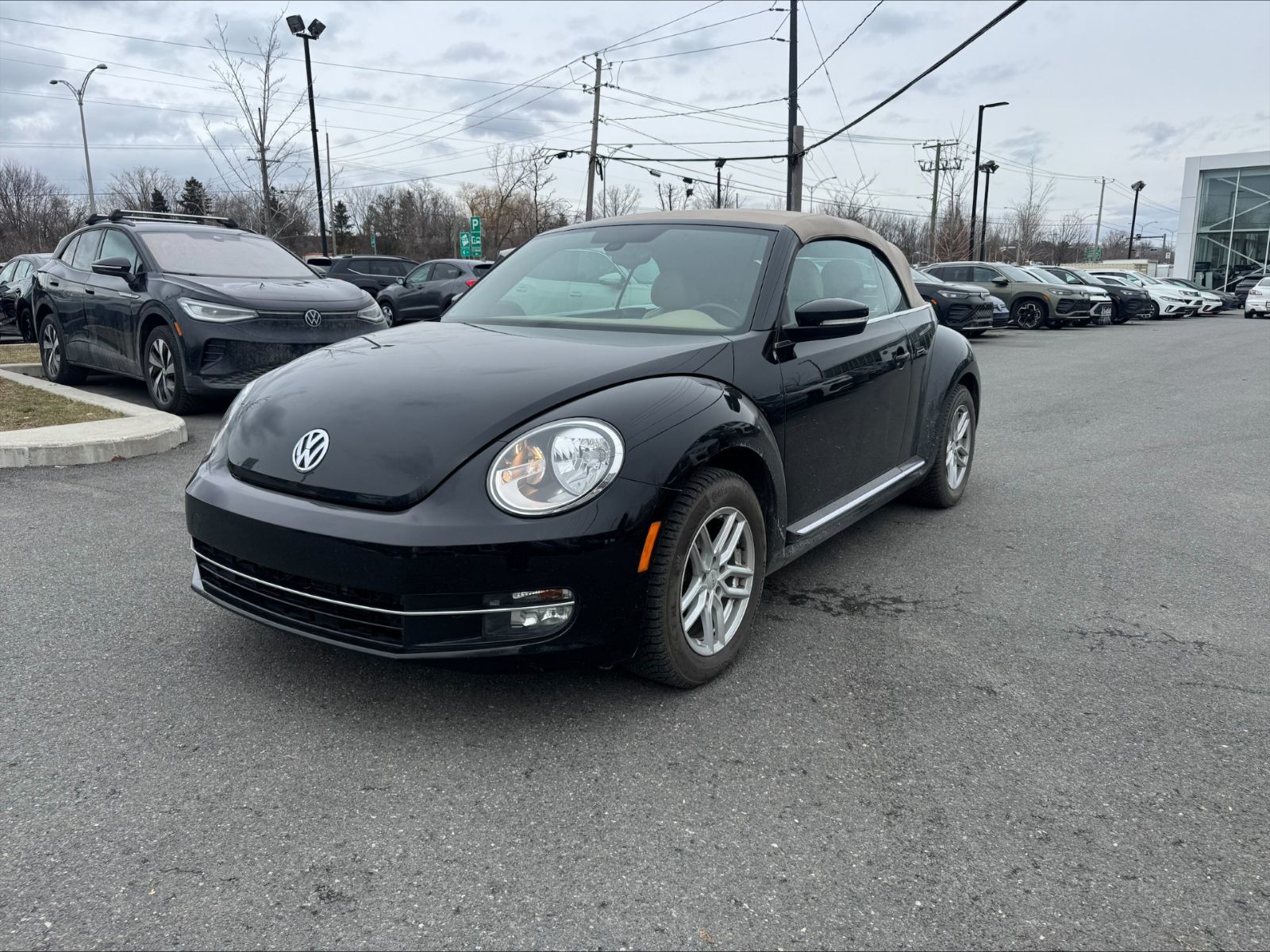 2014 Volkswagen Beetle Convertible in Saint-Bruno-de-Montarville, Quebec