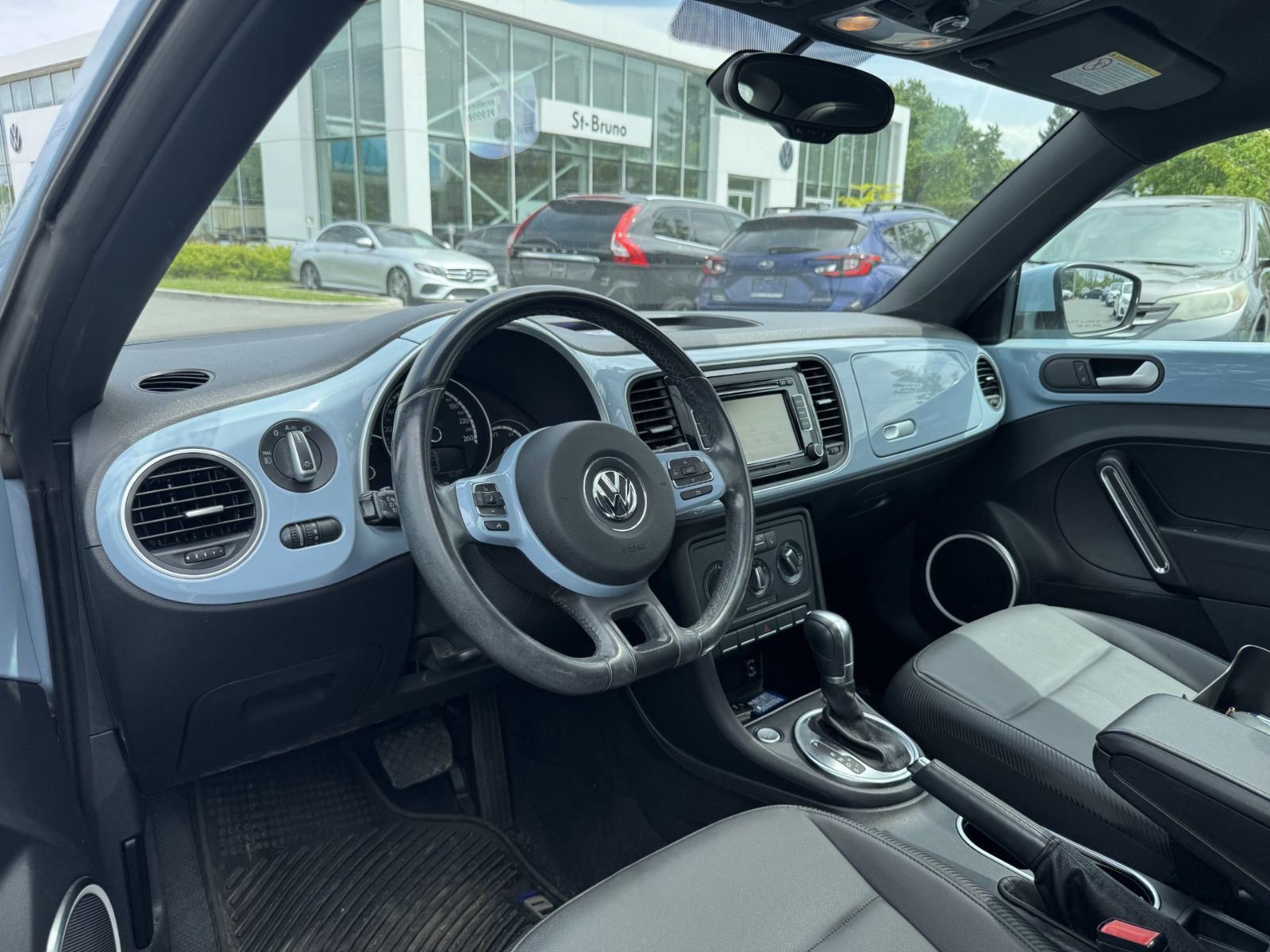 Volkswagen Beetle Coupe  2015 à Saint-Bruno-de-Montarville, Québec