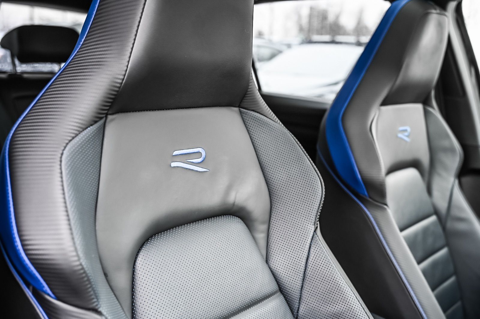 Volkswagen Golf R  2022