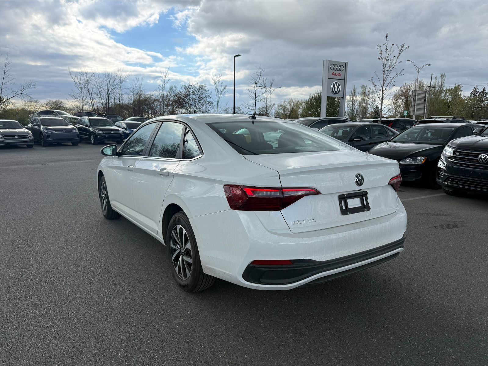 2023 Volkswagen Jetta in Saint-Bruno-de-Montarville, Quebec