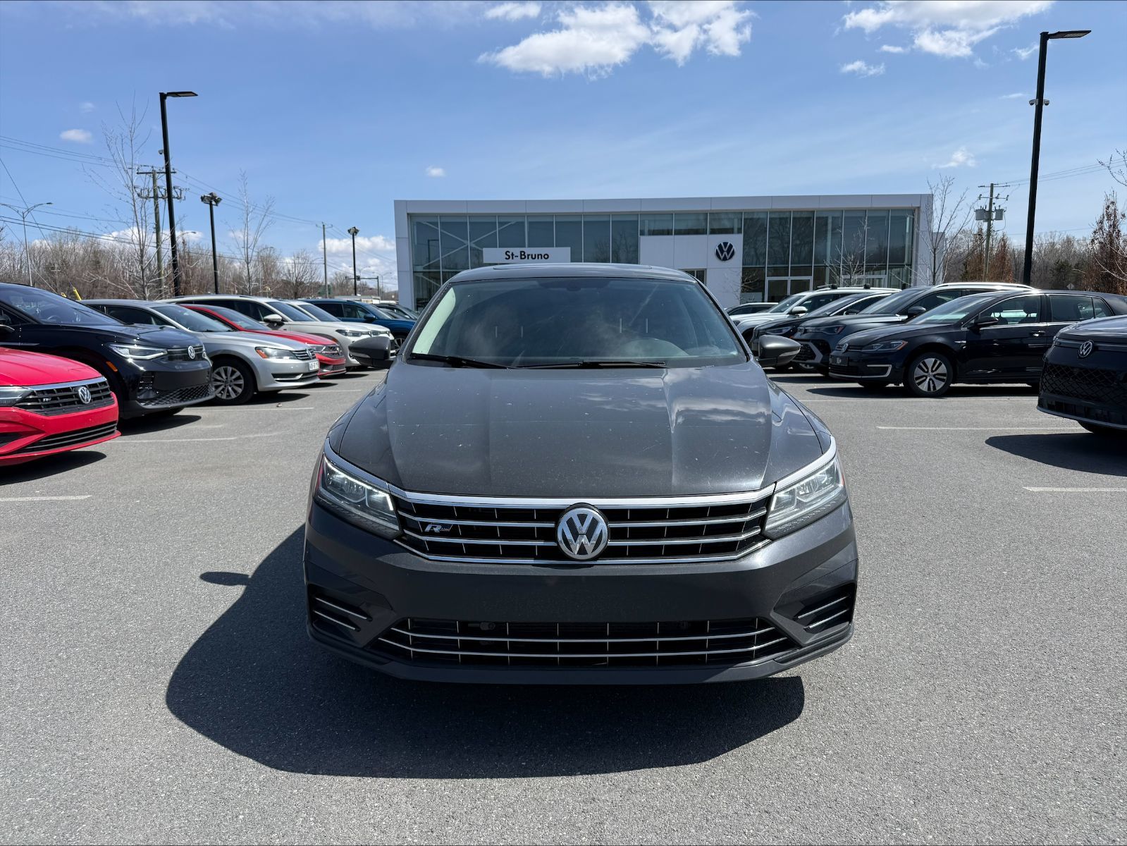 2018 Volkswagen Passat in Saint-Bruno-de-Montarville, Quebec