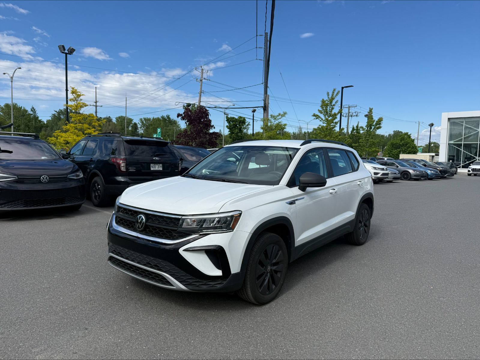 Volkswagen Taos  2023 à Saint-Bruno-de-Montarville, Québec