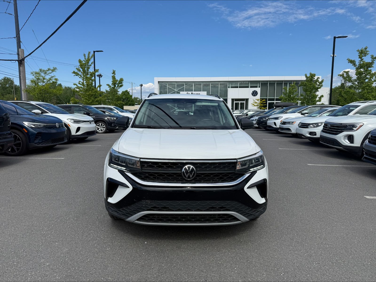 Volkswagen Taos  2023 à Saint-Bruno-de-Montarville, Québec