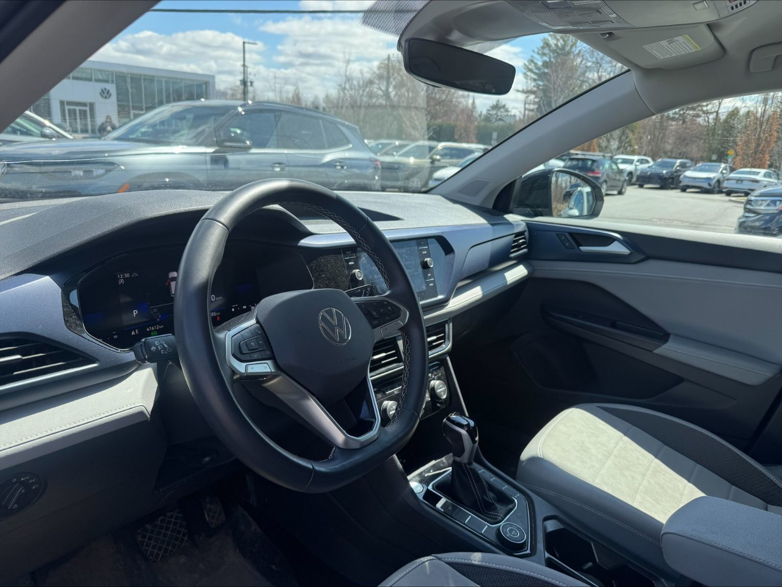 Volkswagen Taos  2024 à Saint-Bruno-de-Montarville, Québec