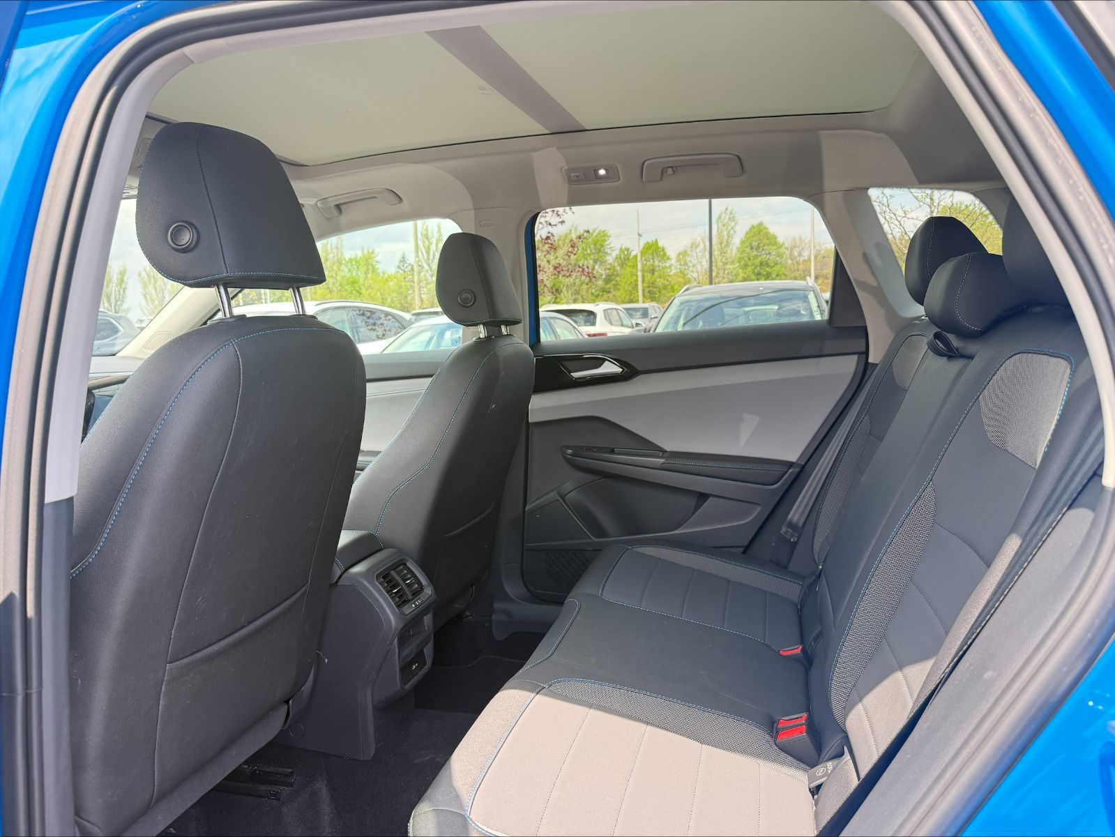Volkswagen Taos  2024 à Saint-Bruno-de-Montarville, Québec