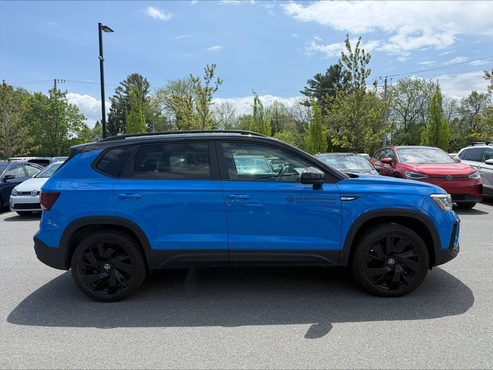 Volkswagen Taos  2024 à Saint-Bruno-de-Montarville, Québec