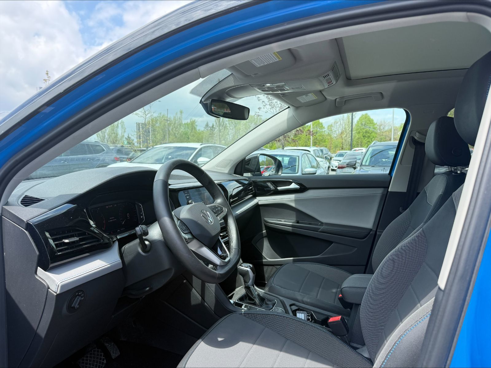 Volkswagen Taos  2024 à Saint-Bruno-de-Montarville, Québec