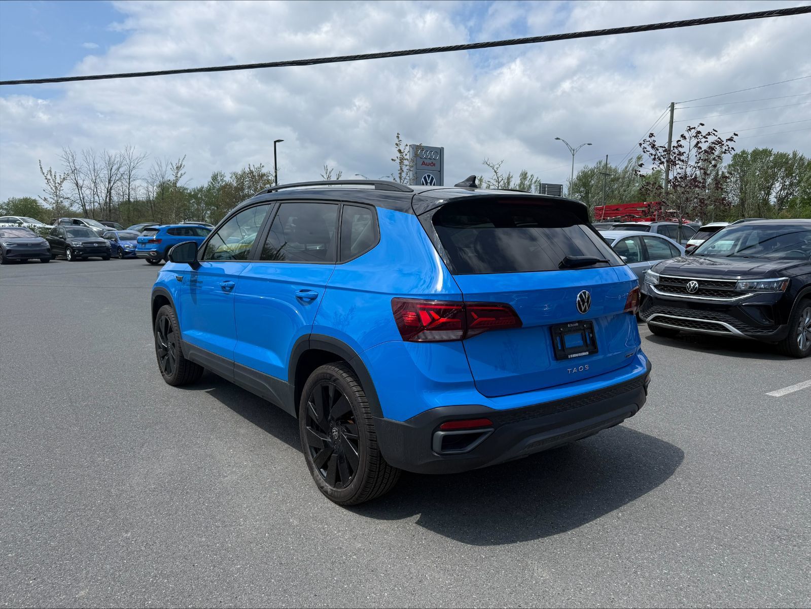 Volkswagen Taos  2024 à Saint-Bruno-de-Montarville, Québec