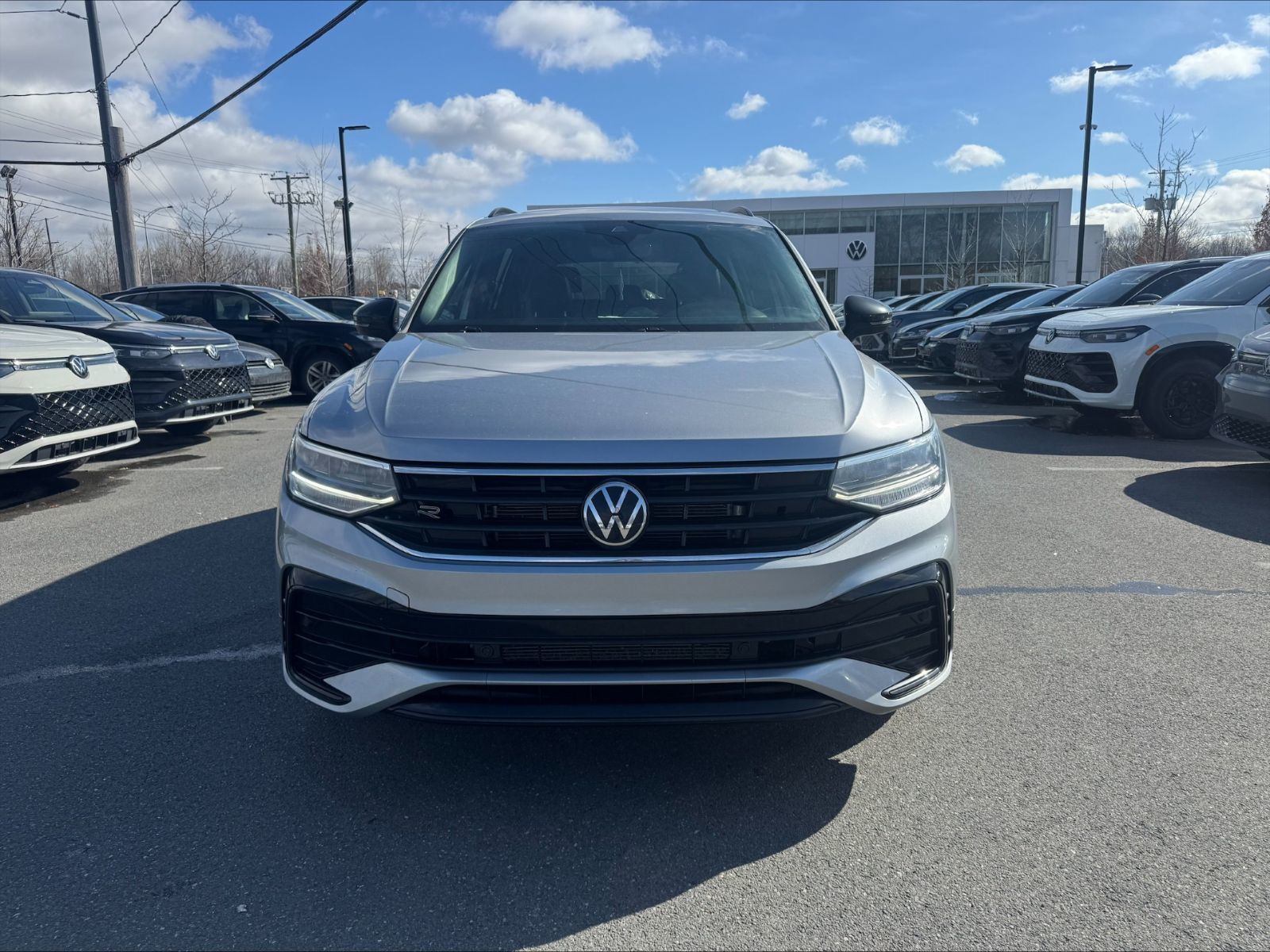 Volkswagen Tiguan  2023 à Saint-Bruno-de-Montarville, Québec