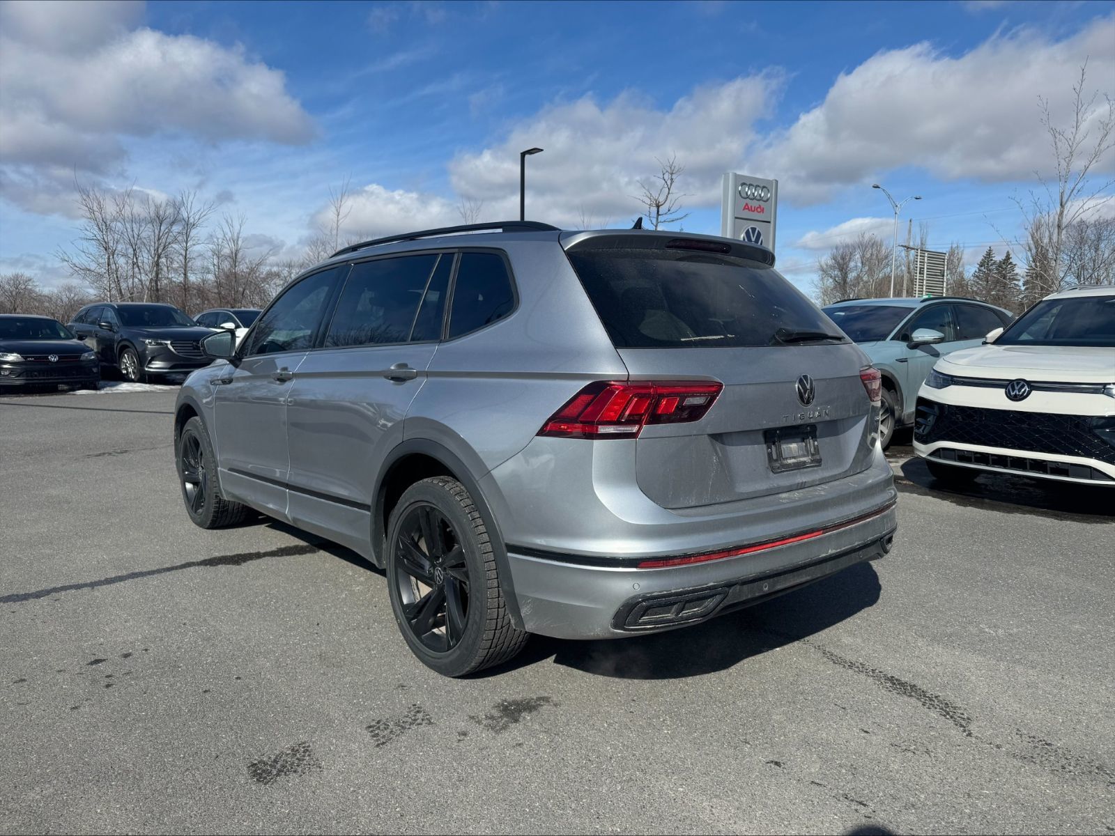 Volkswagen Tiguan  2023 à Saint-Bruno-de-Montarville, Québec