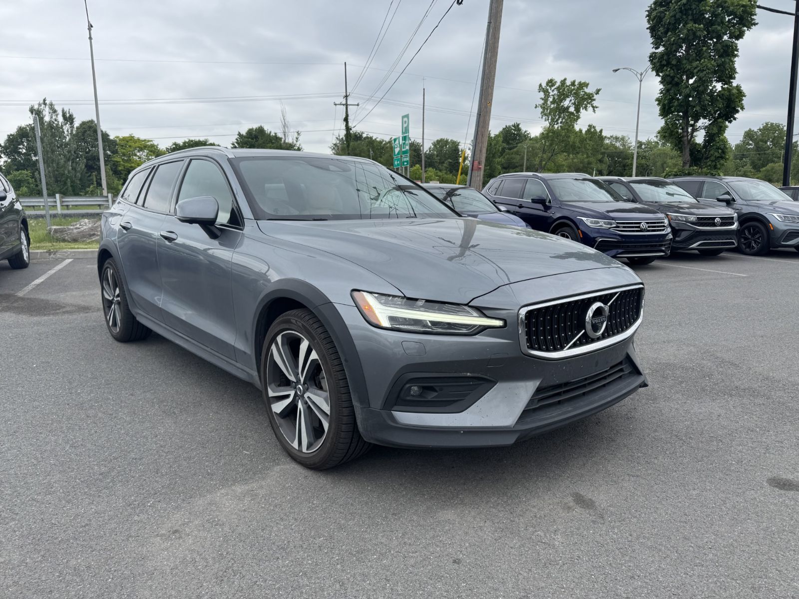 2020 Volvo V60 Cross Country in Saint-Bruno-de-Montarville, Quebec